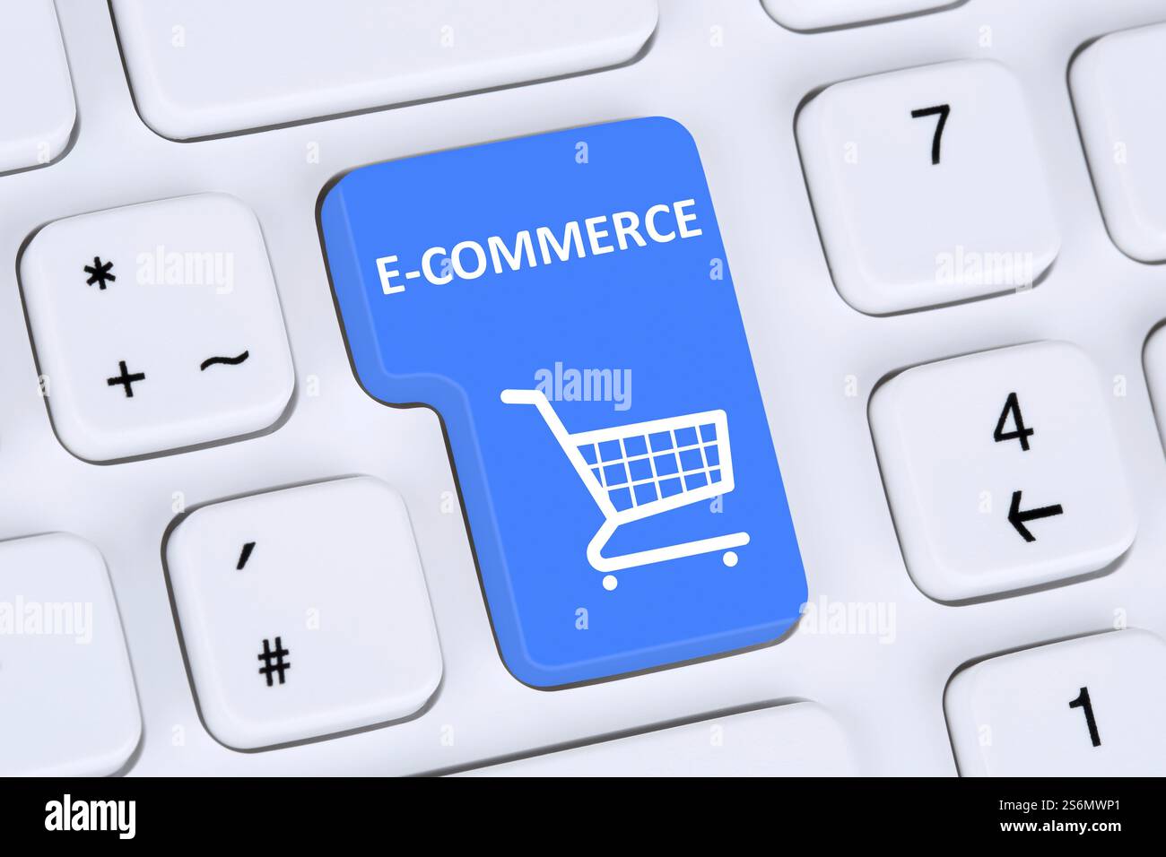 Acquisto online e-Commerce ordinare e acquistare sul negozio Internet tramite tastiera del computer Foto Stock