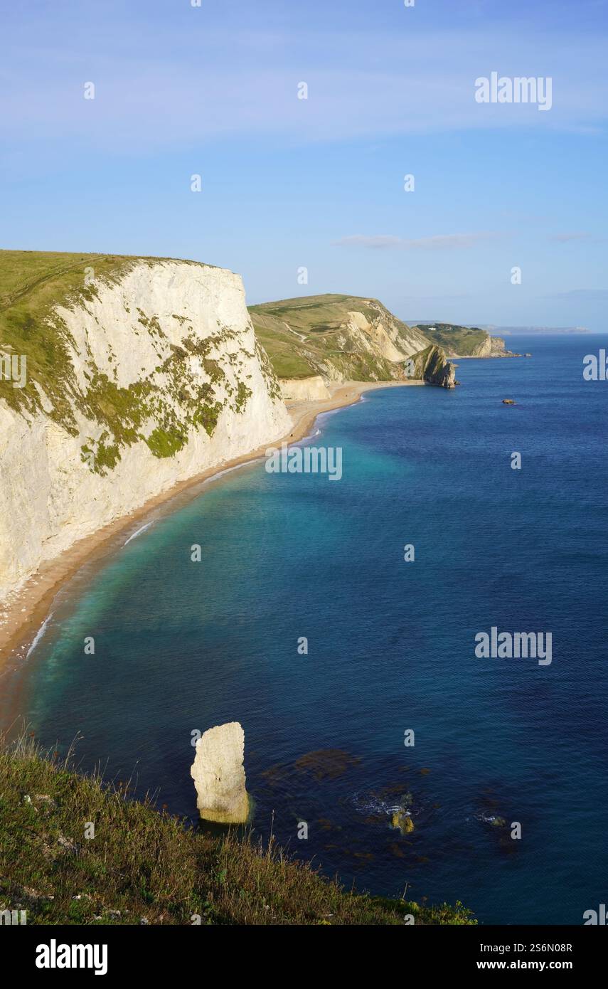 Vista di Swyre Head e Durdle Door Beyond, St Oswald's Bay, Jurassic Coast, Dorset, Inghilterra, Regno Unito a settembre Foto Stock