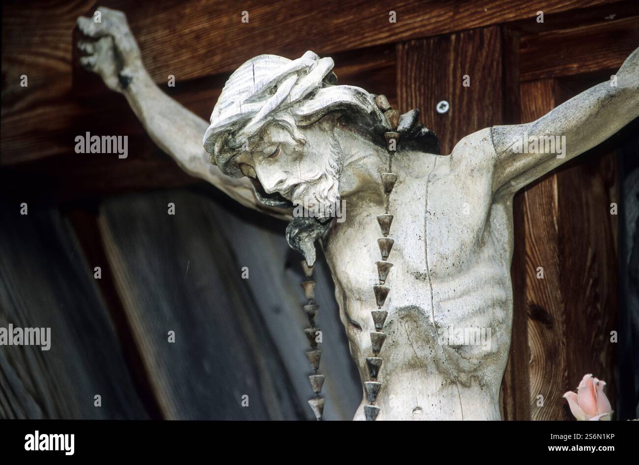 Crocifisso realizzato in modo splendido e artistico Foto Stock