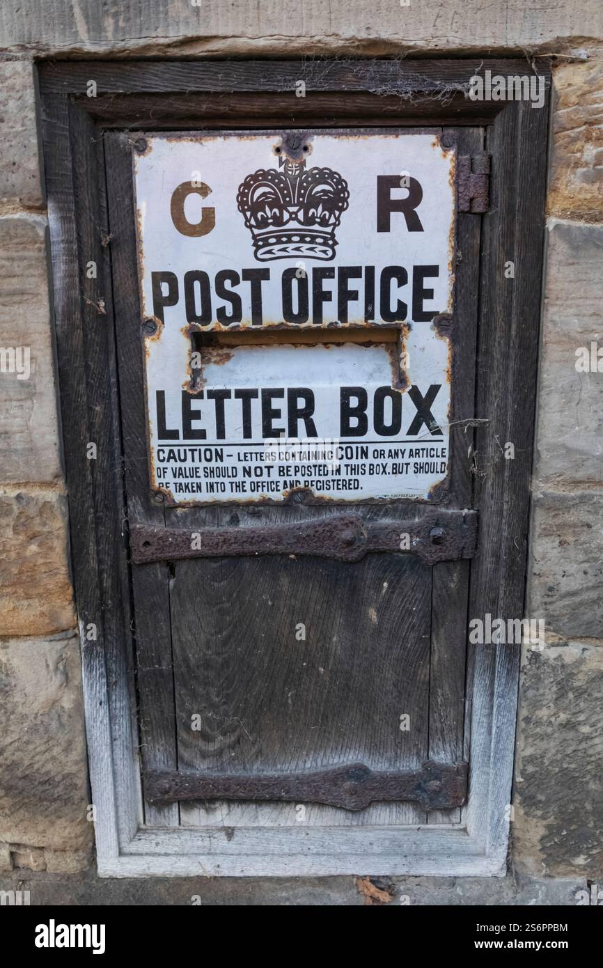 England, Kent, Penshurst, Historical Vintage Post Office Letter Box Foto Stock