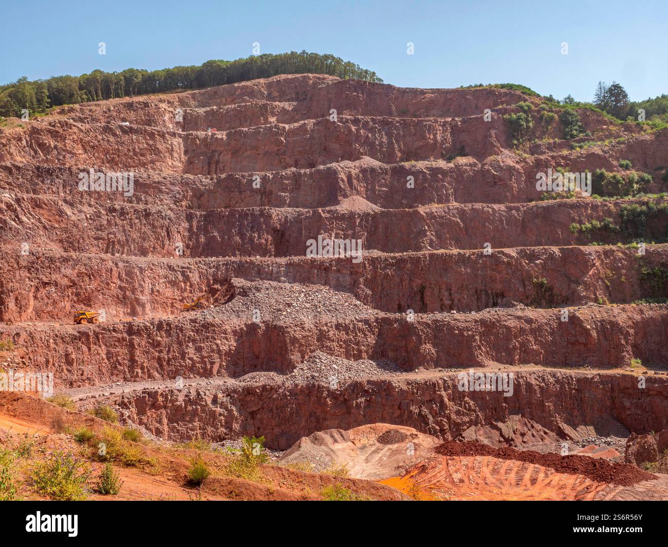 Cava nella cava della pietra dura di Johann Düro nei pressi di Taben-Rodt, Valle della Saar, Renania-Palatinato, Germania Foto Stock Cava nella cava della pietra dura di Johann Düro nei pressi di Taben-Rodt, Valle della Saar, Renania-Palatinato, Germania Foto Stock
