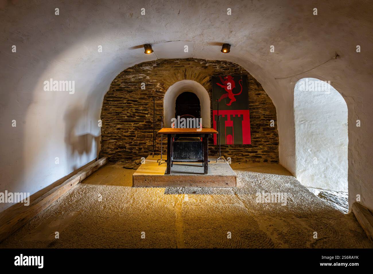 Ehrenburg nella valle di Ehrbach vicino a Brodenbach (Mosella), qui una stanza sulla strada per la zona giorno Foto Stock