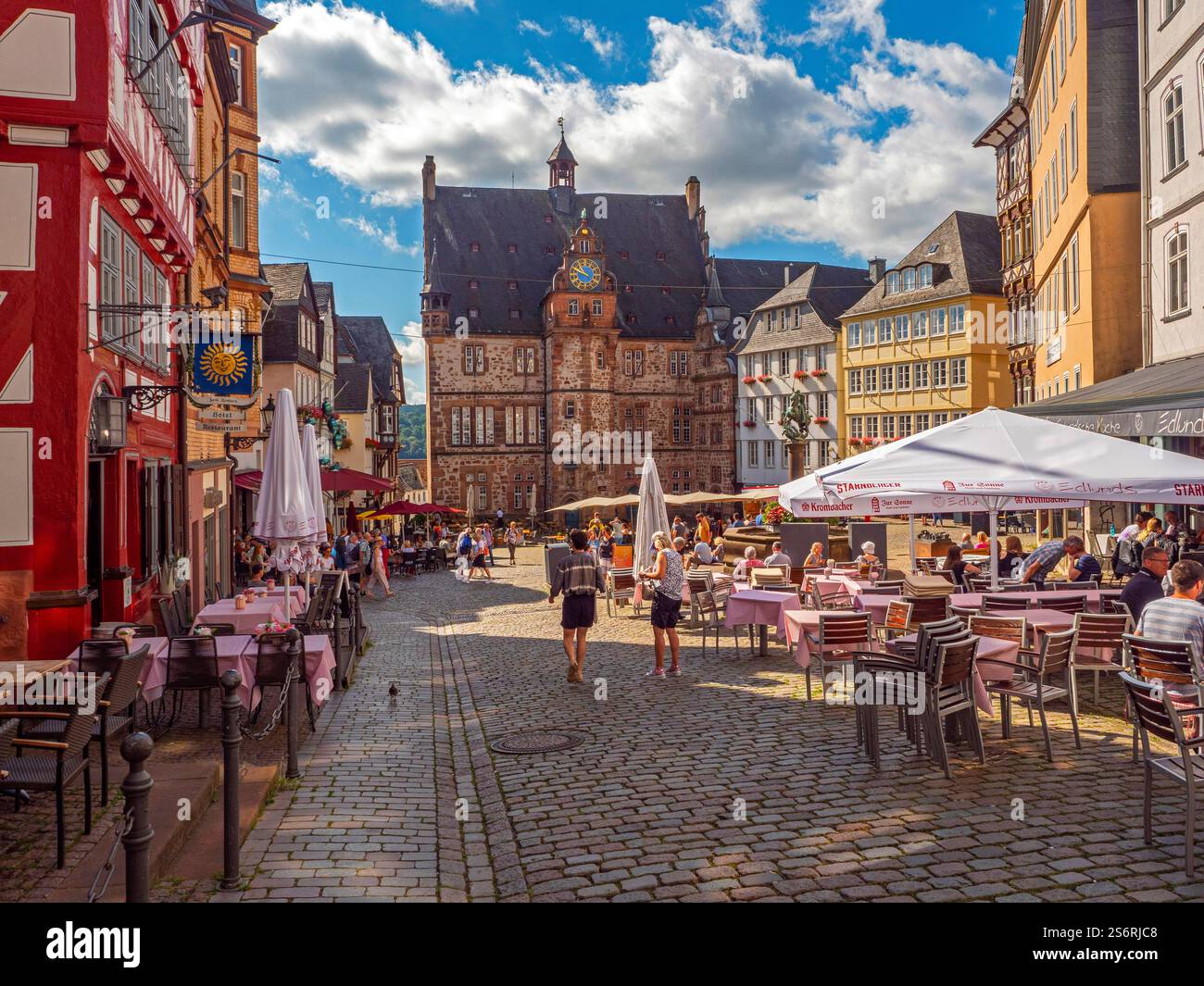 Municipio storico nella città vecchia sulla piazza del mercato, Marburgo, Hessisches Bergland, Lahntal, Assia, Germania Foto Stock Municipio storico nella città vecchia sulla piazza del mercato, Marburgo, Hessisches Bergland, Lahntal, Assia, Germania Foto Stock