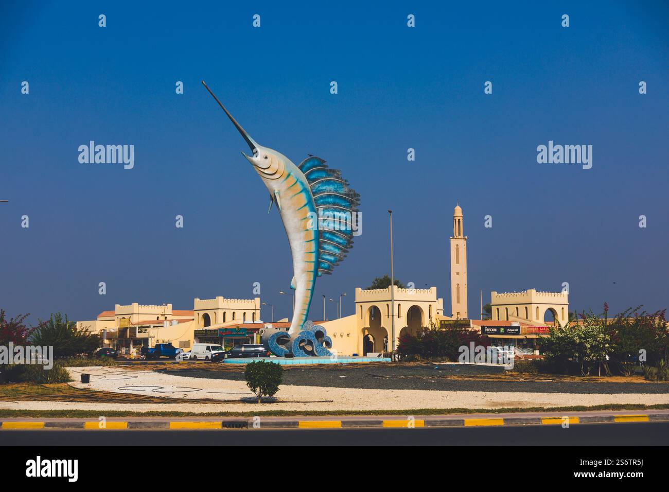 Medio Oriente, Emirati Arabi Uniti, Emirato di Sharjah. Monumento ai pesci spada a Umm al Quwain Foto Stock