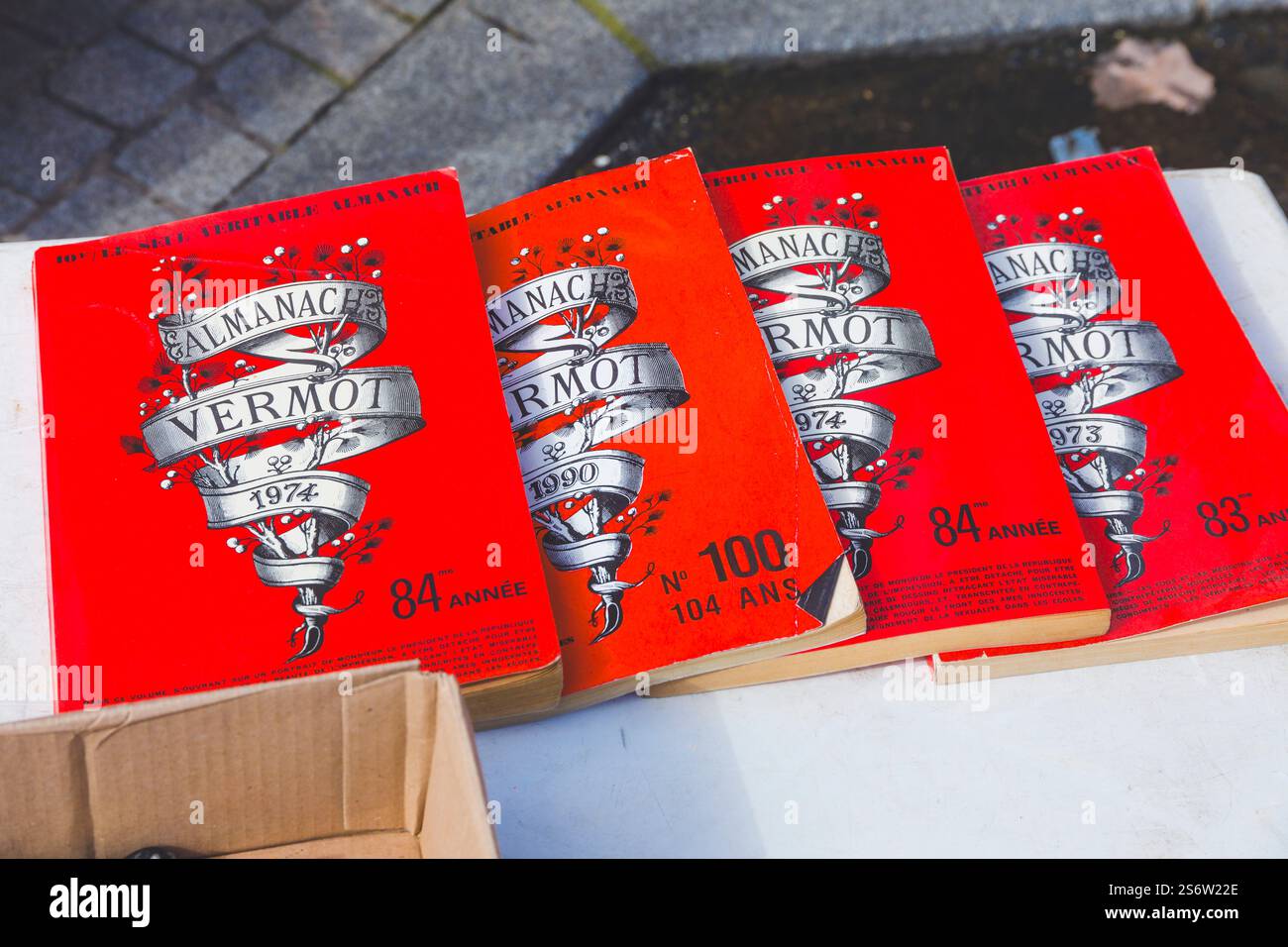 Francia, Ile de France, Saint-Ouen, mercato delle pulci Paris-St Ouen. Almanach Vermot Foto Stock