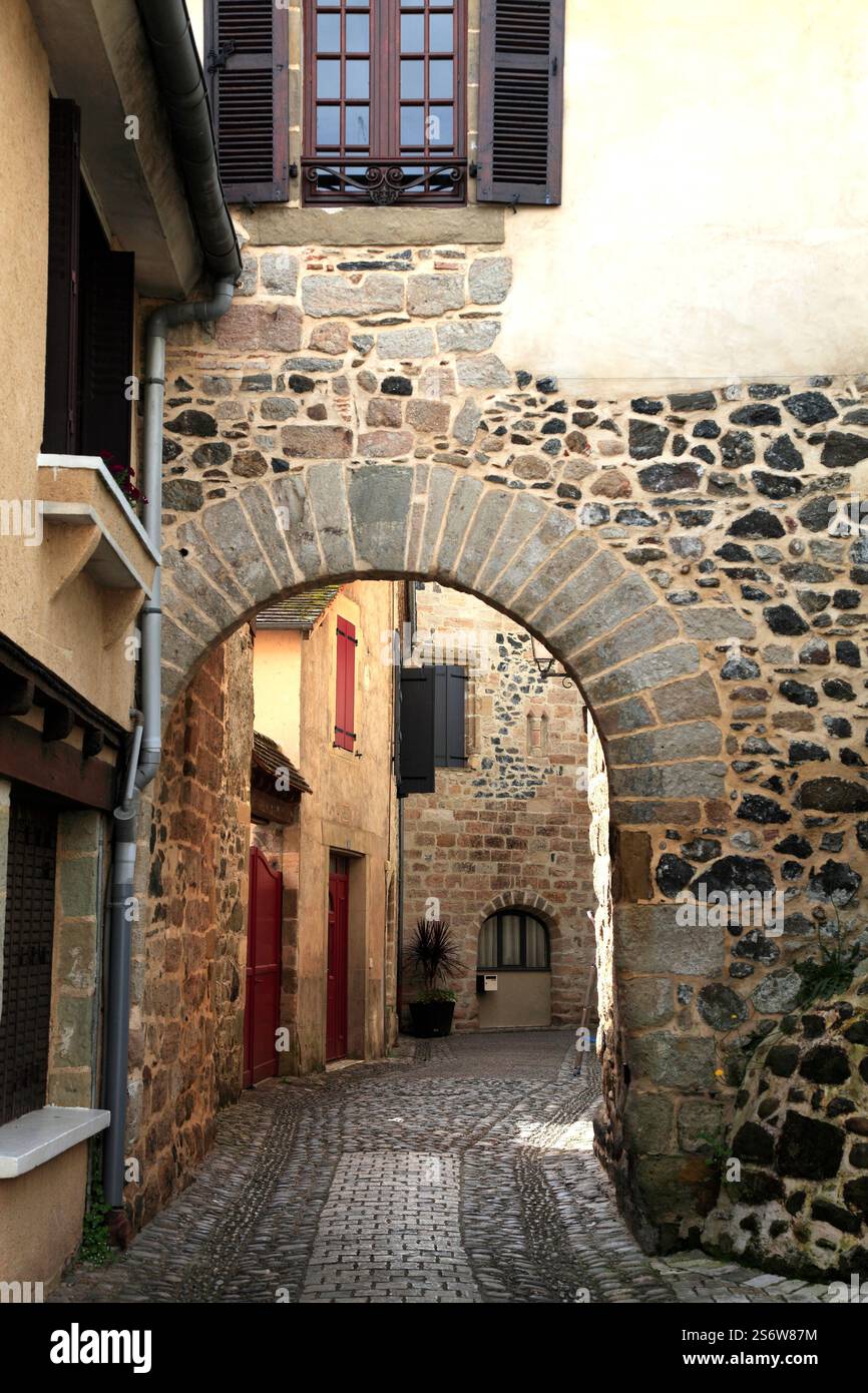 Francia, Nouvelle Aquitaine, Limousin, dipartimento di Correze, Beaulieu sur Dordogne, città medievale Foto Stock