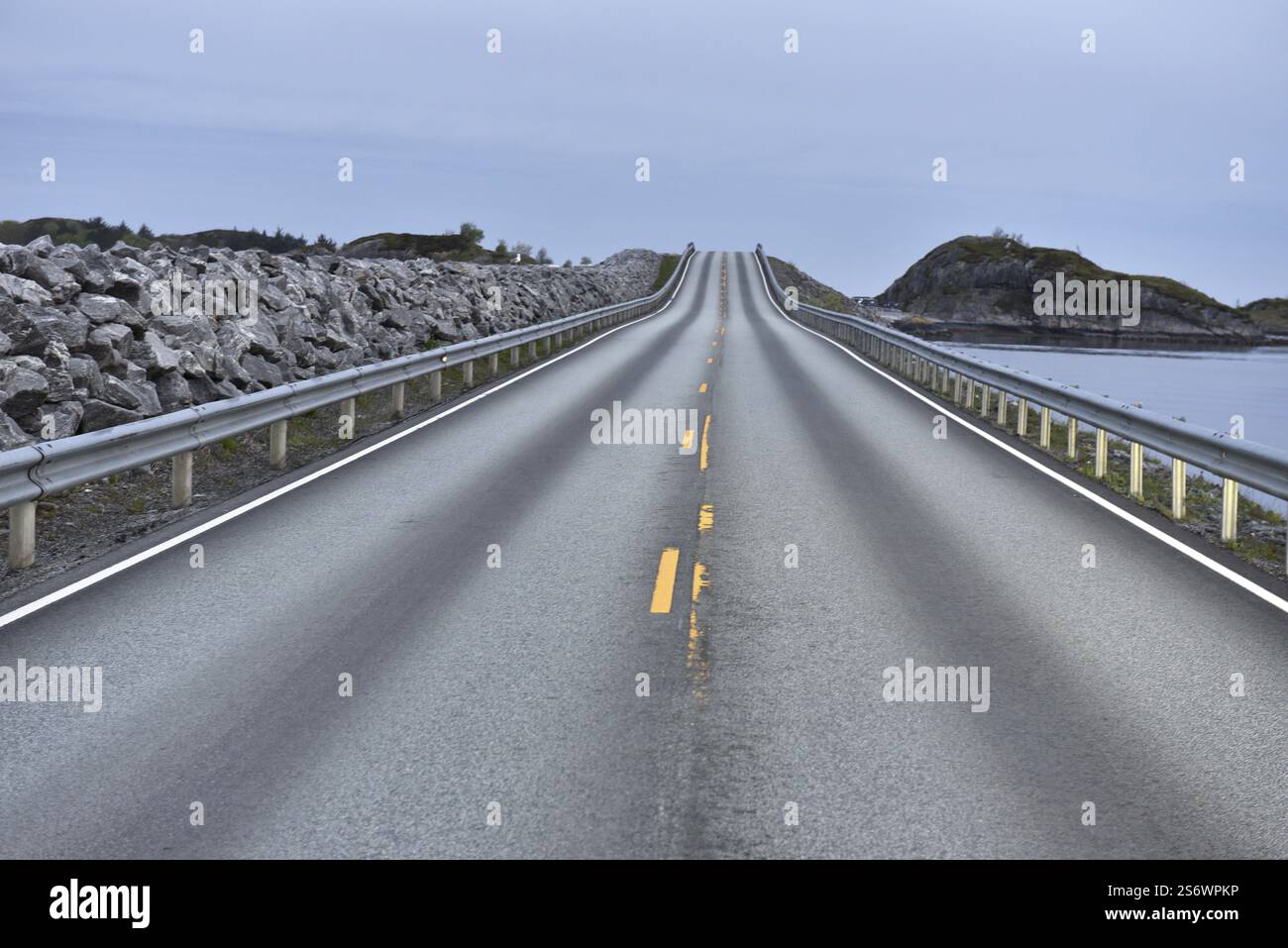 La Atlantic Road, strada di campagna in Norvegia Foto Stock