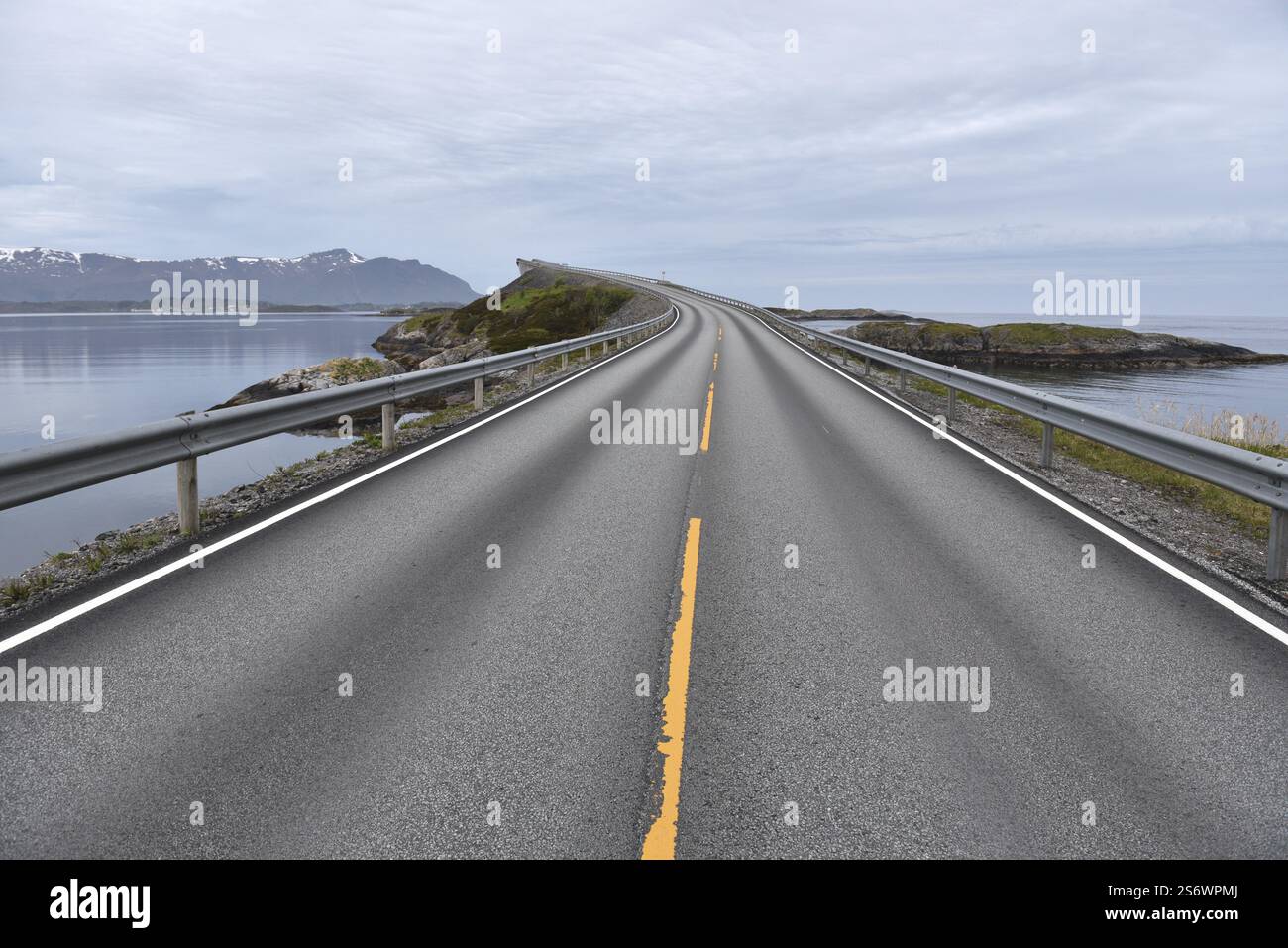 La Atlantic Road, strada di campagna in Norvegia Foto Stock
