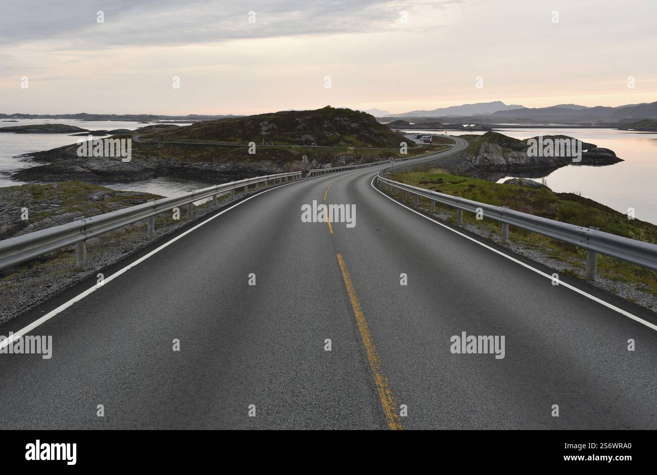 La Atlantic Road, strada di campagna in Norvegia Foto Stock
