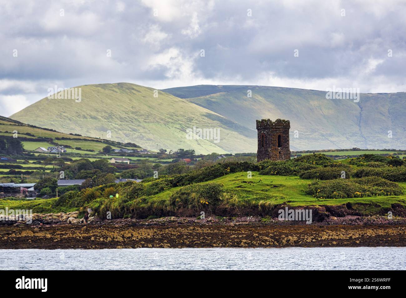 Tower Hussey's Folly, Dingle Bay, Dingle Peninsula, County Kerry, Slea Head Drive, Wild Atlantic Way, North Atlantic, Irlanda, Europa Foto Stock