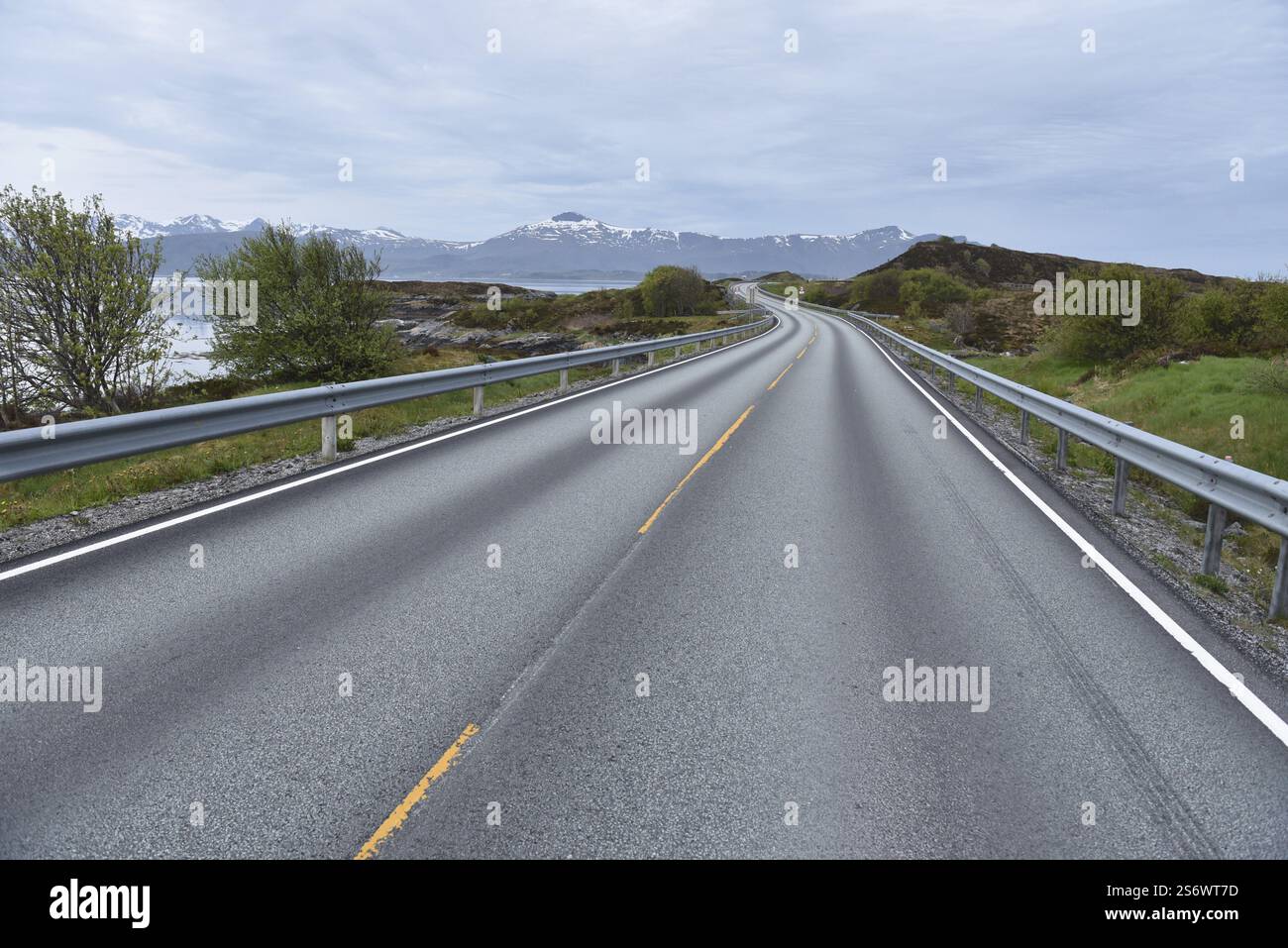 La Atlantic Road, strada di campagna in Norvegia Foto Stock
