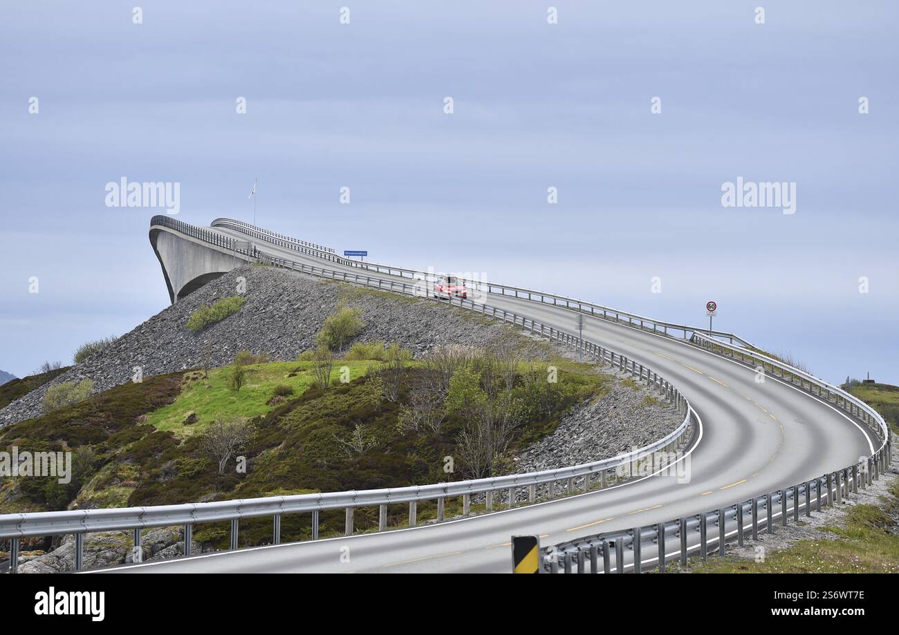 La Atlantic Road, strada di campagna in Norvegia Foto Stock