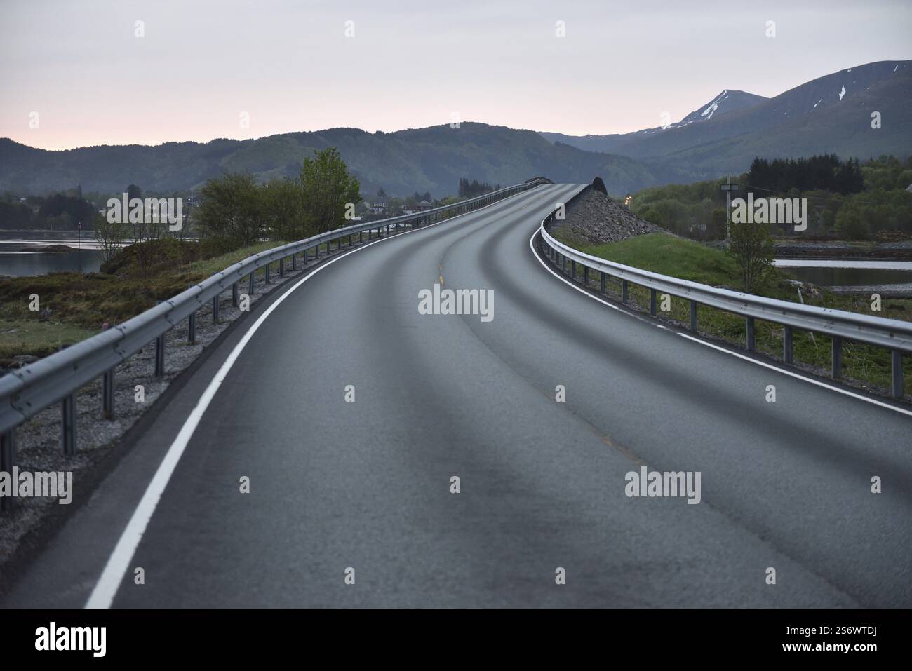 La Atlantic Road, strada di campagna in Norvegia Foto Stock