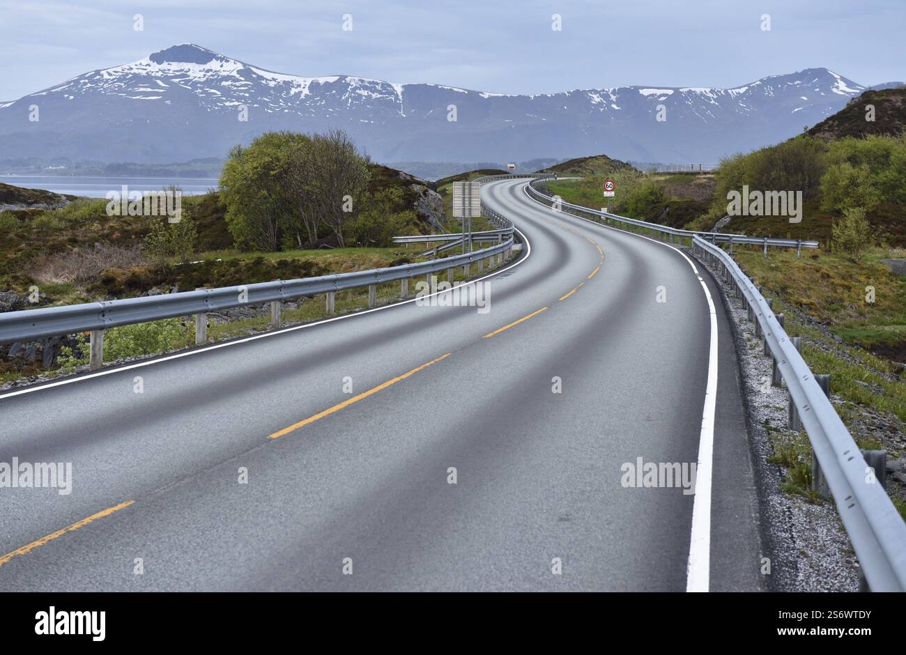 La Atlantic Road, strada di campagna in Norvegia Foto Stock