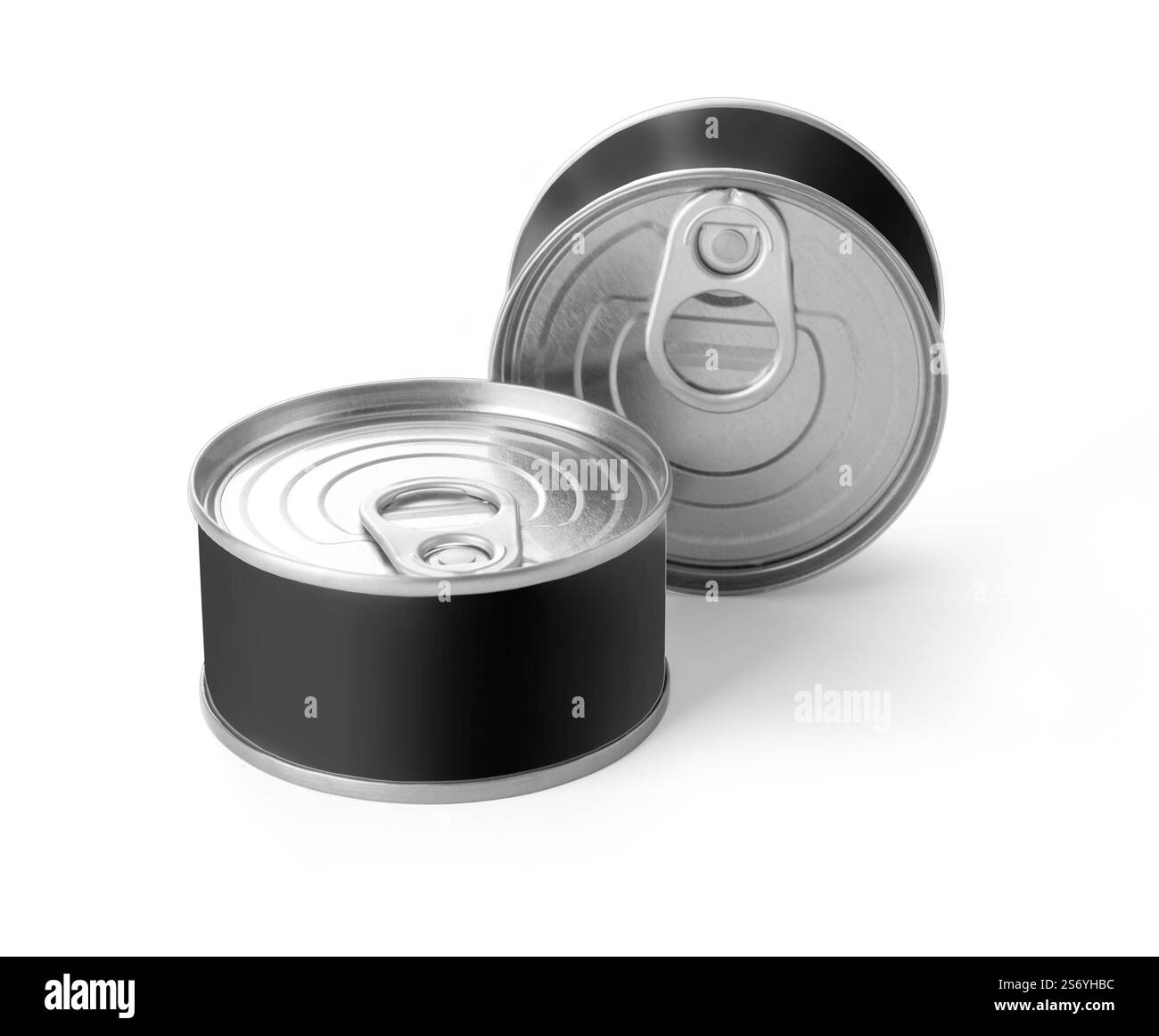 Lattine di latta in metallo nero isolate su sfondo bianco con percorso di ritaglio Foto Stock