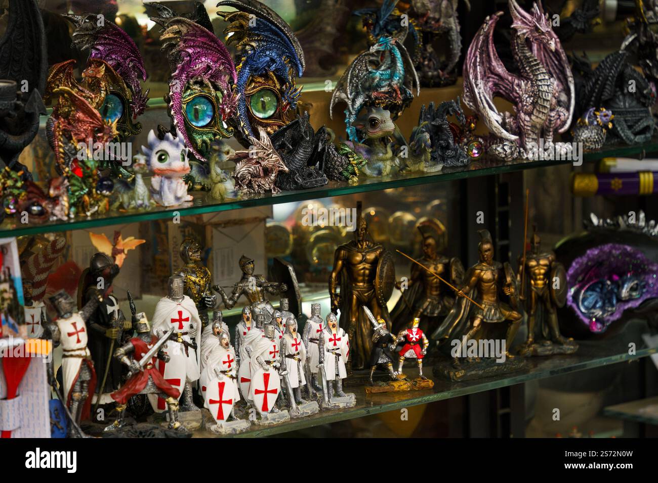 San Marino. 7 ottobre 2024 - esposizione di oggetti da collezione unici con figure mitiche Foto Stock