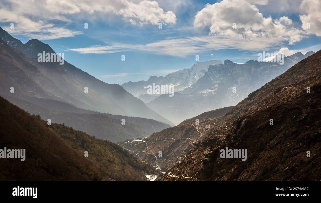 Paesaggio himalayano in Nepal Foto Stock