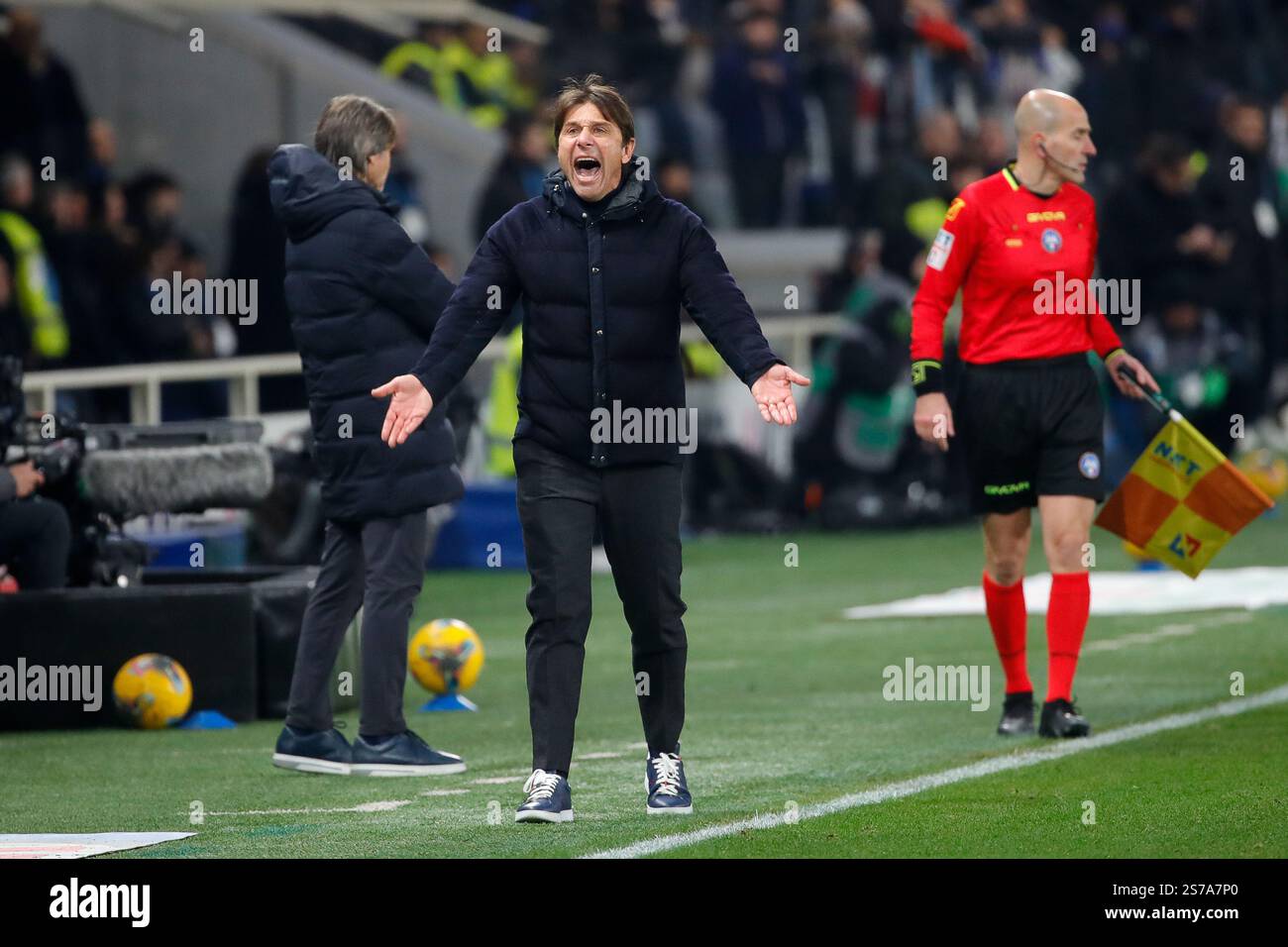 18 gennaio 2025; Stadio Gewiss, Bergamo, Italia, calcio di serie A, Atalanta contro Napoli; Antonio Conte allenatore del Napoli SSC Foto Stock