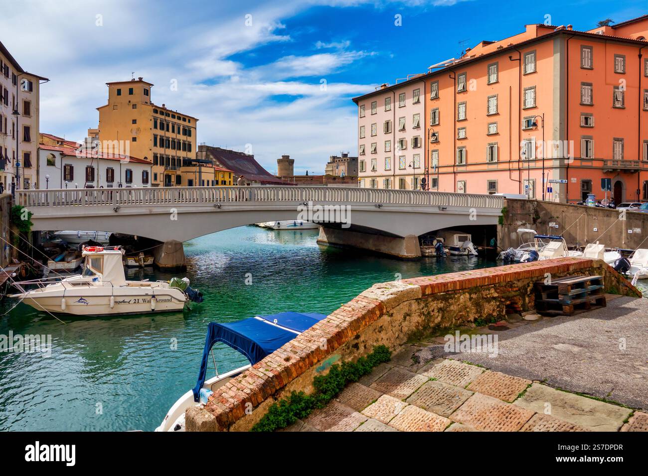 Il Ponte della Venezia a Livorno, in Italia, è un ponte storico situato nel quartiere Venezia nuova Foto Stock