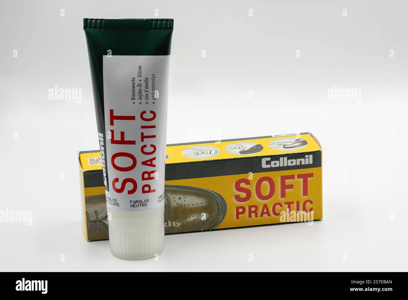 Kiev, Ucraina - 16 agosto 2024: Studio Shoot of Collonil Soft Practic Shoot Care cream closeup on White. Foto Stock