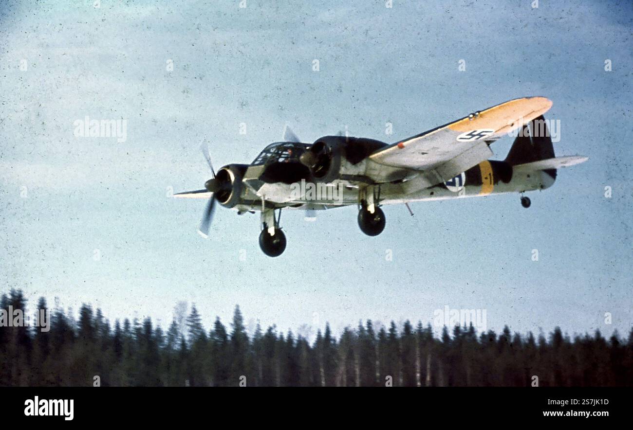 Bombardiere Bristol Blenheim appartenente all'aeronautica militare finlandese nel marzo 1944. Foto Stock