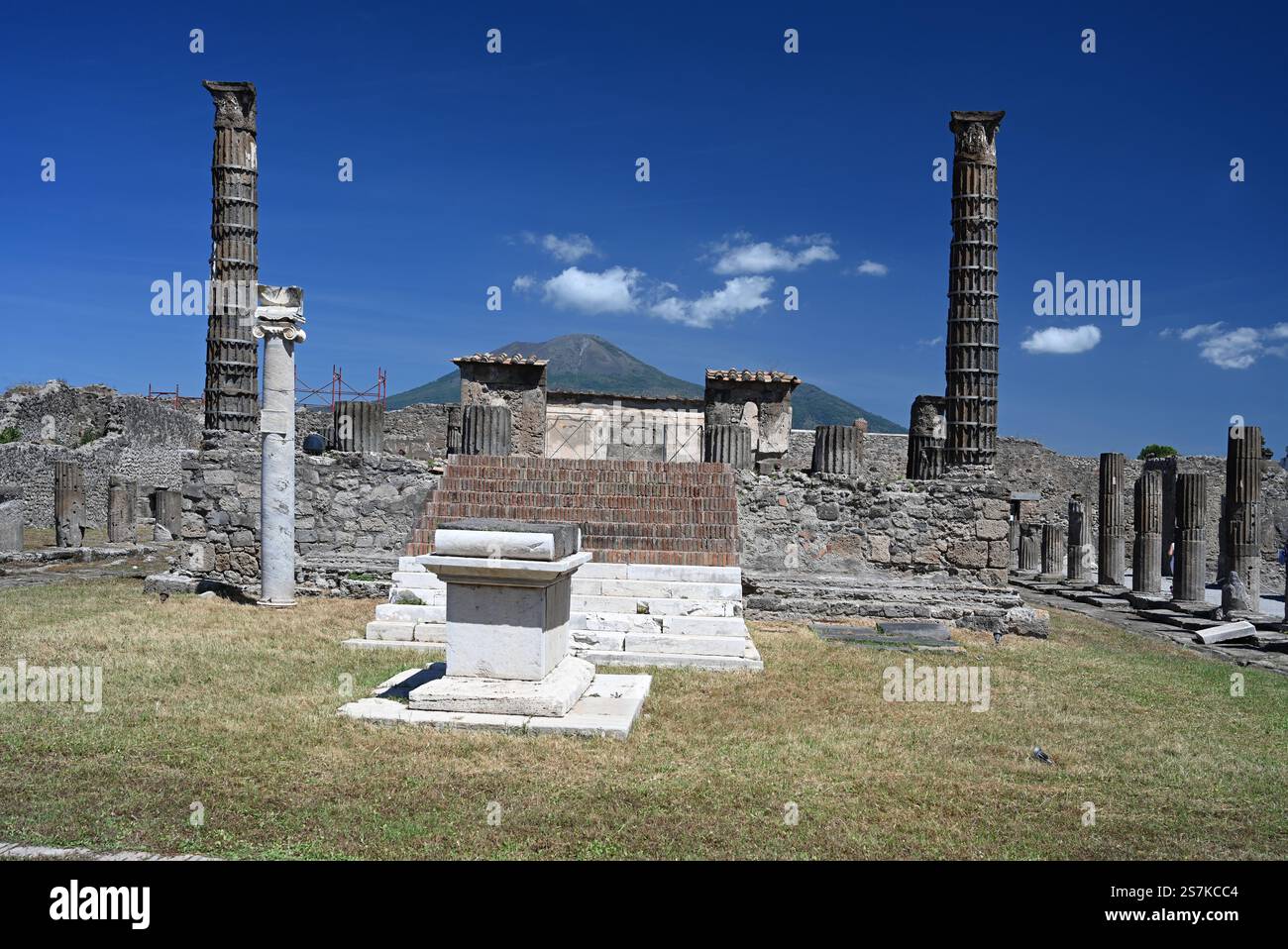 Il Tempio di Apollo all'ombra del Vesuvio Pompei, Italia Foto Stock