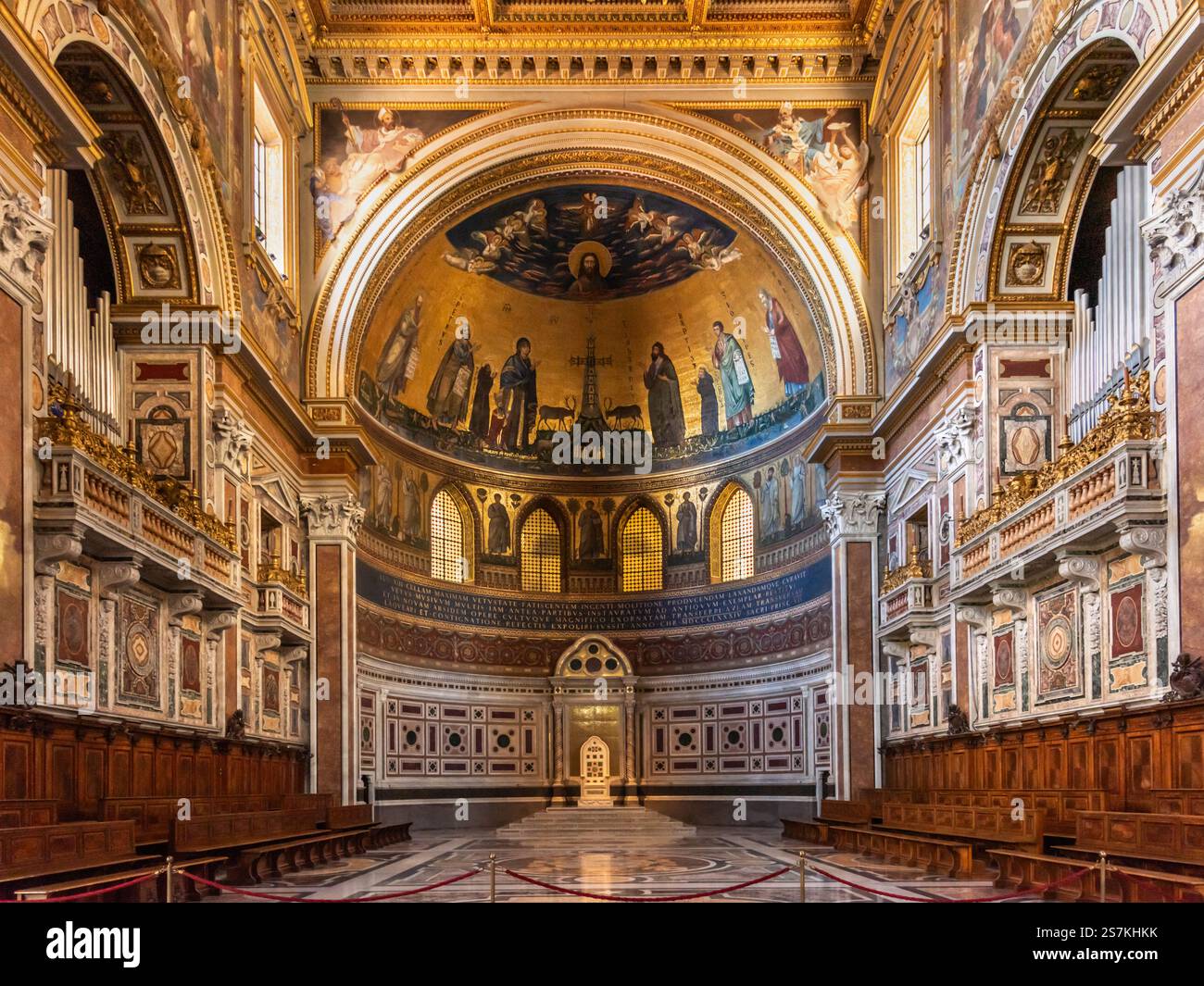 La cathedra papale, la Basilica Lateranense, Roma, Italia Foto Stock