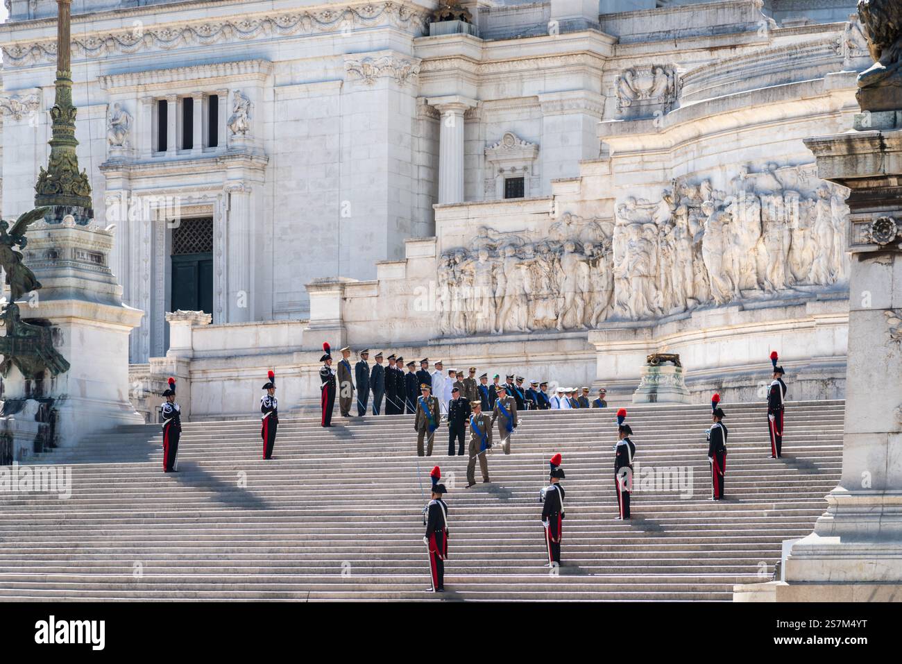 Cerimonia militare al Monumento a Vittorio Emanuele II, Roma, Italia Foto Stock