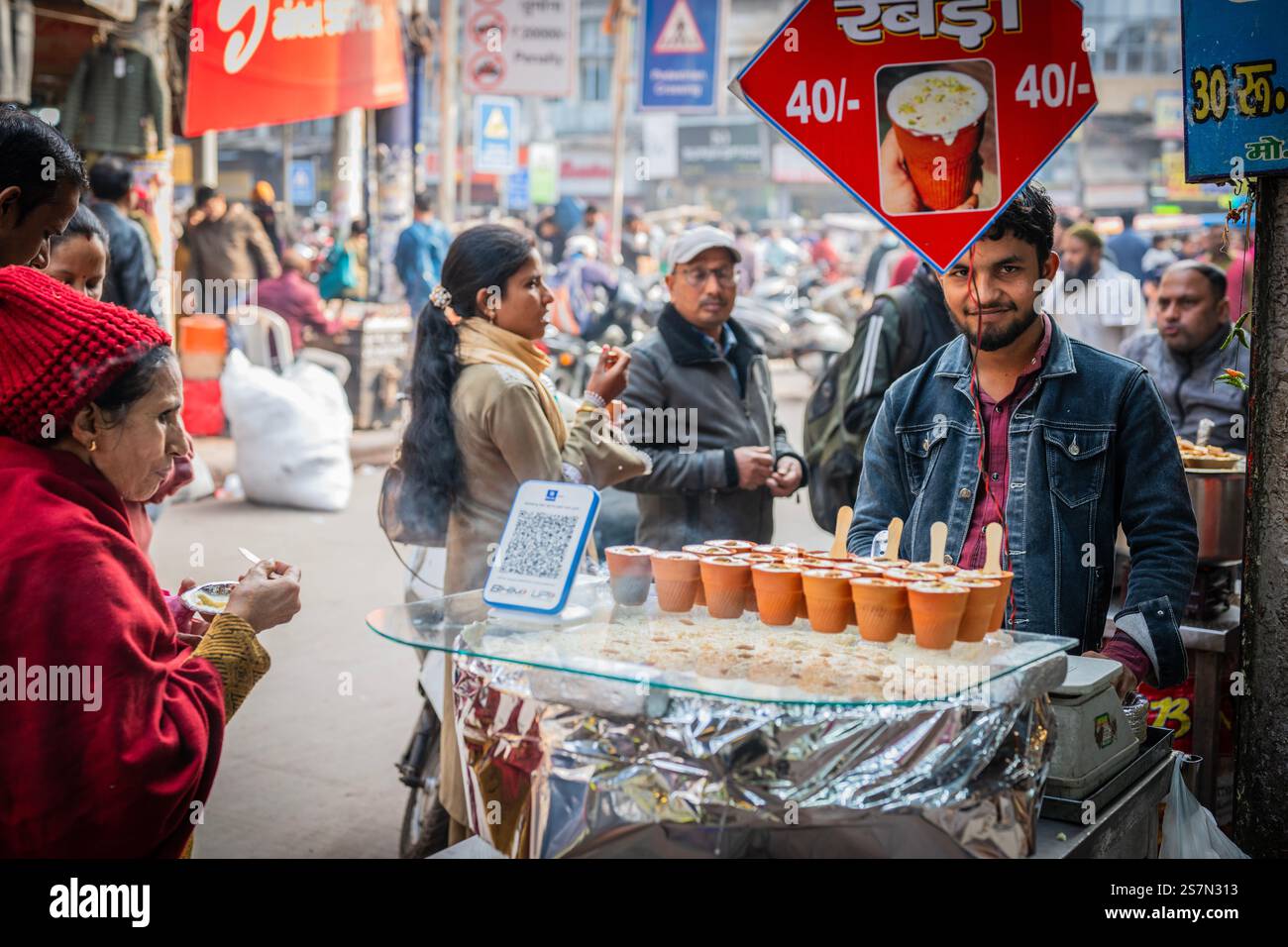 La vita sulla strada di Delhi Foto Stock