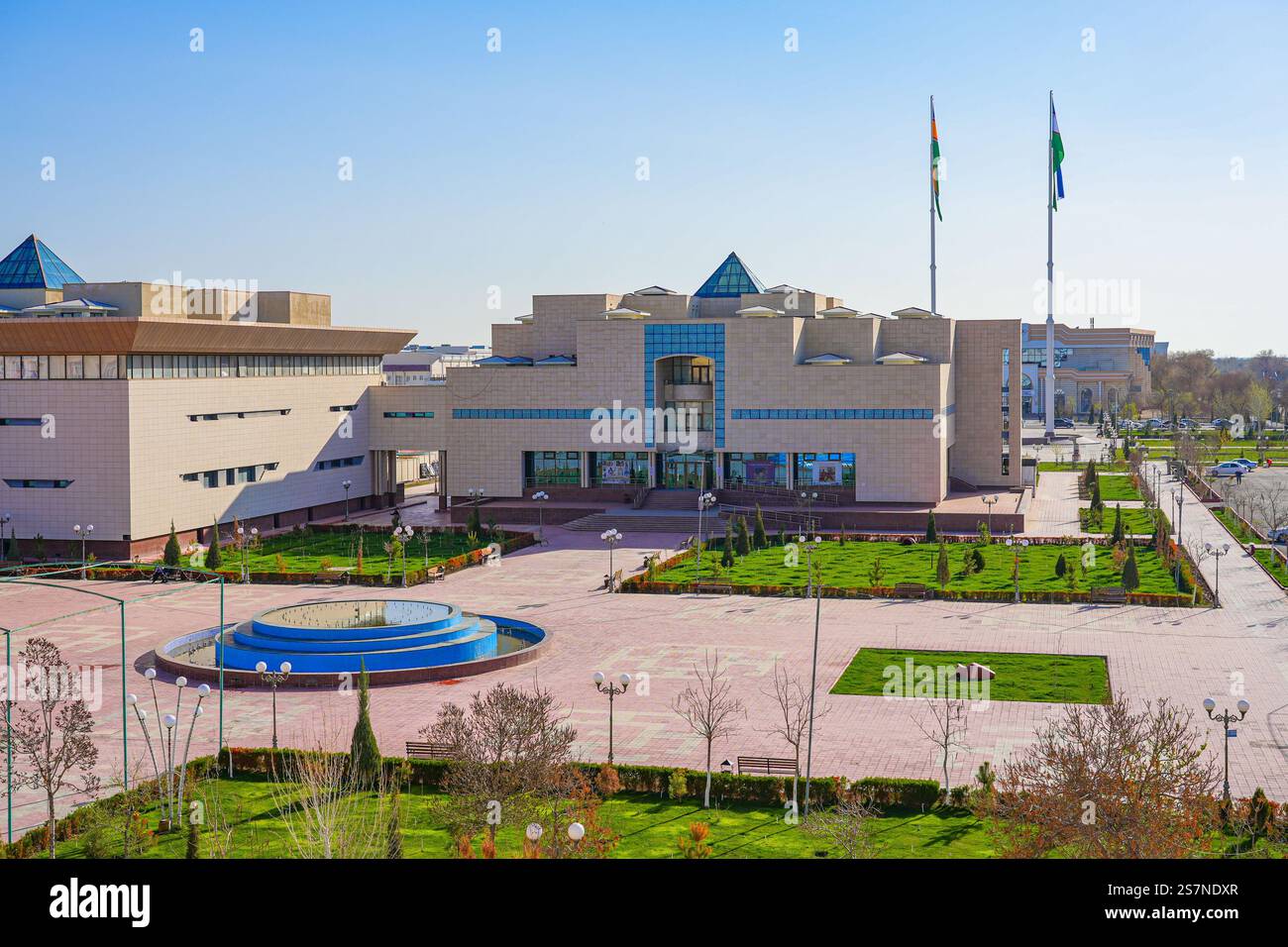Il Nukus Museum of Art o Igor Savitsky Museum, nella capitale del Karakalpakstan, è soprannominato il Louvre dell'Uzbekistan, Asia centrale Foto Stock