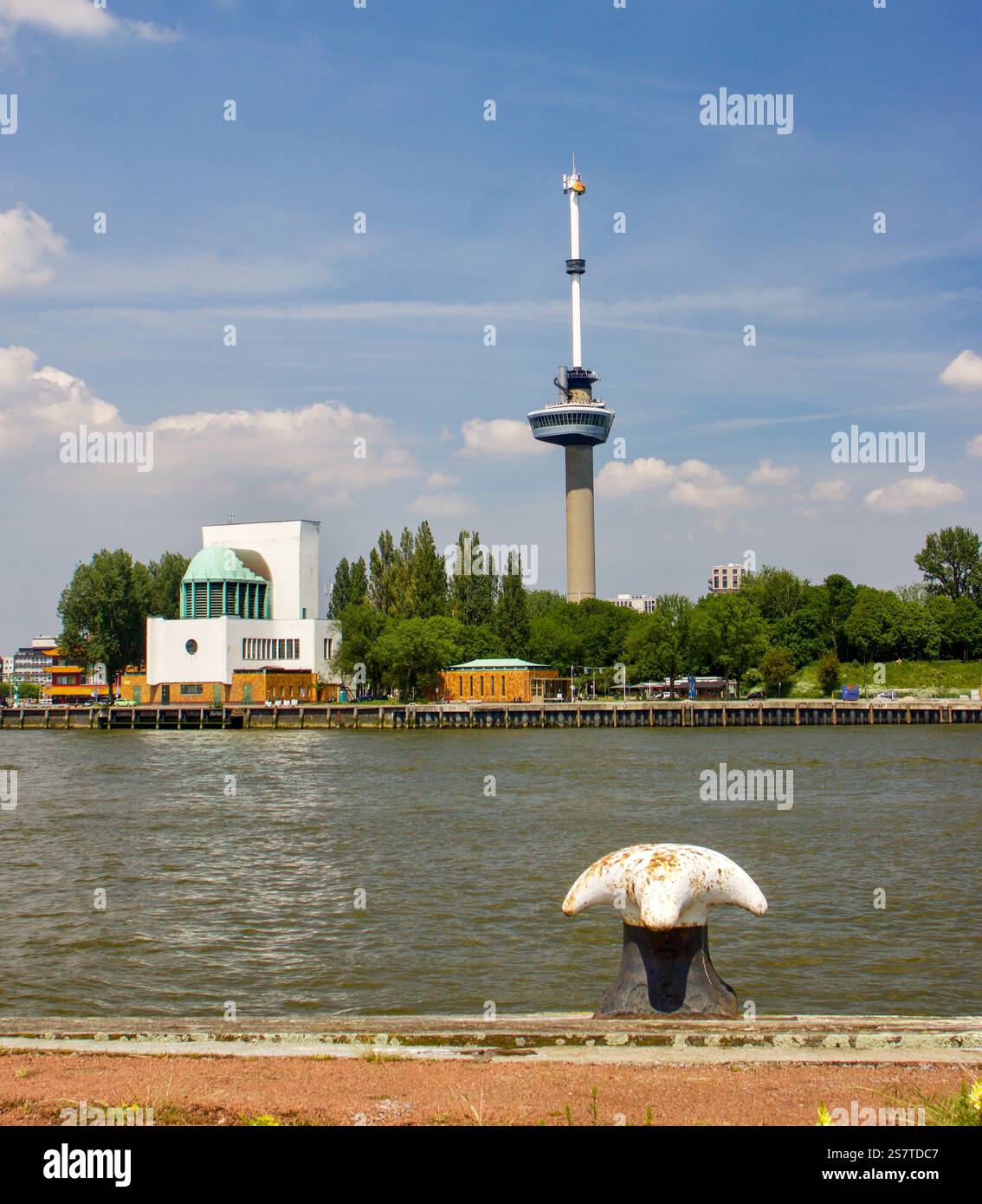 Porto di Rotterdam con Euromast Foto Stock