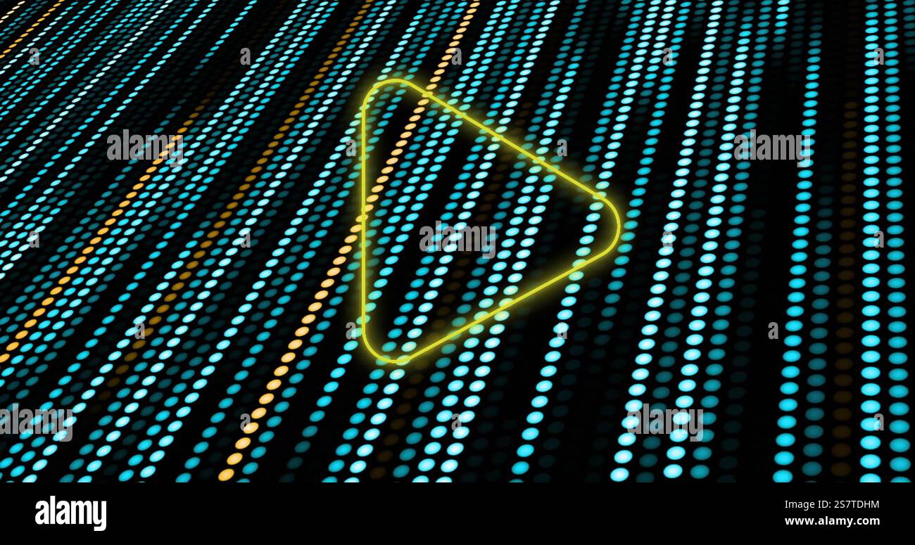 Immagine dell'icona di riproduzione al neon su tracciati luminosi su sfondo nero Foto Stock