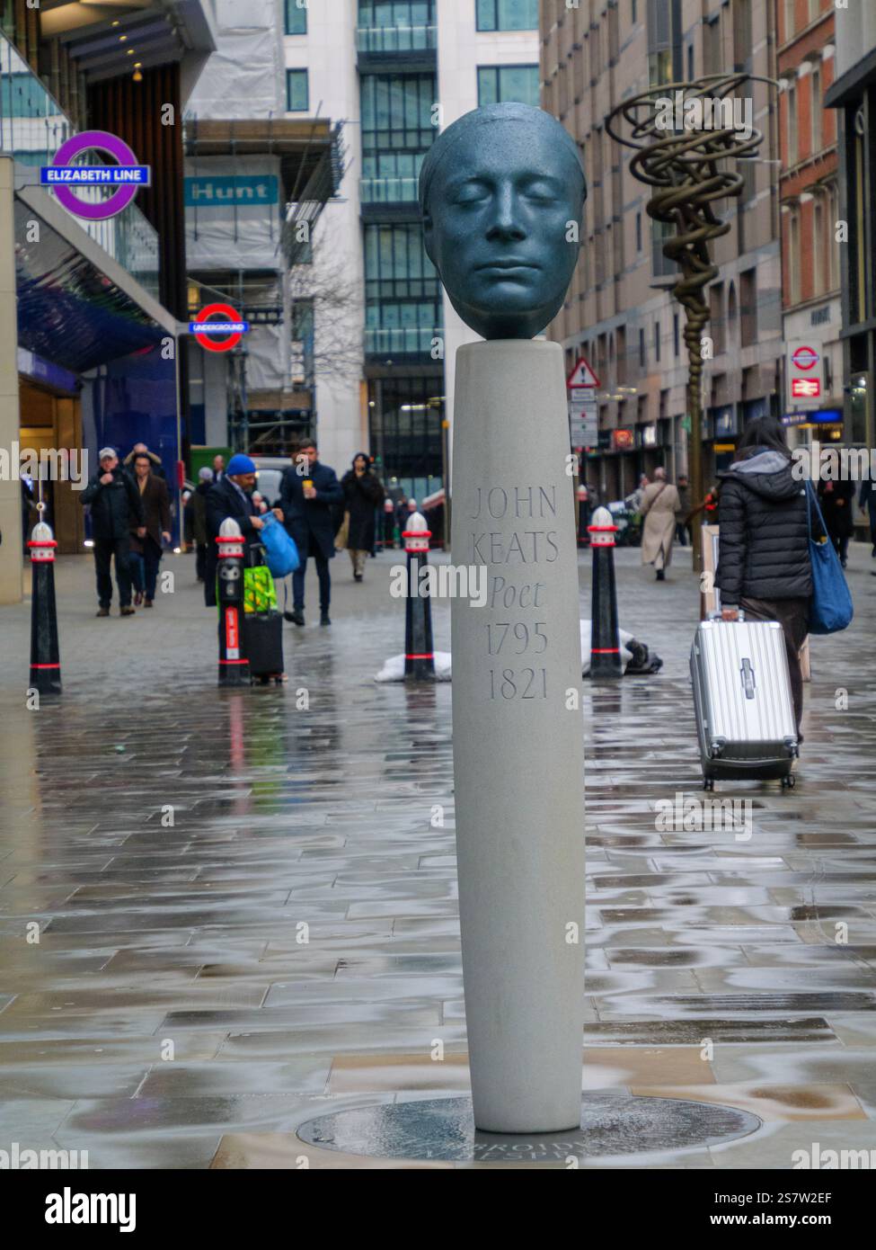 Statua del poeta romantico inglese John Keats a Moorgate nella City di Londra, Regno Unito Foto Stock