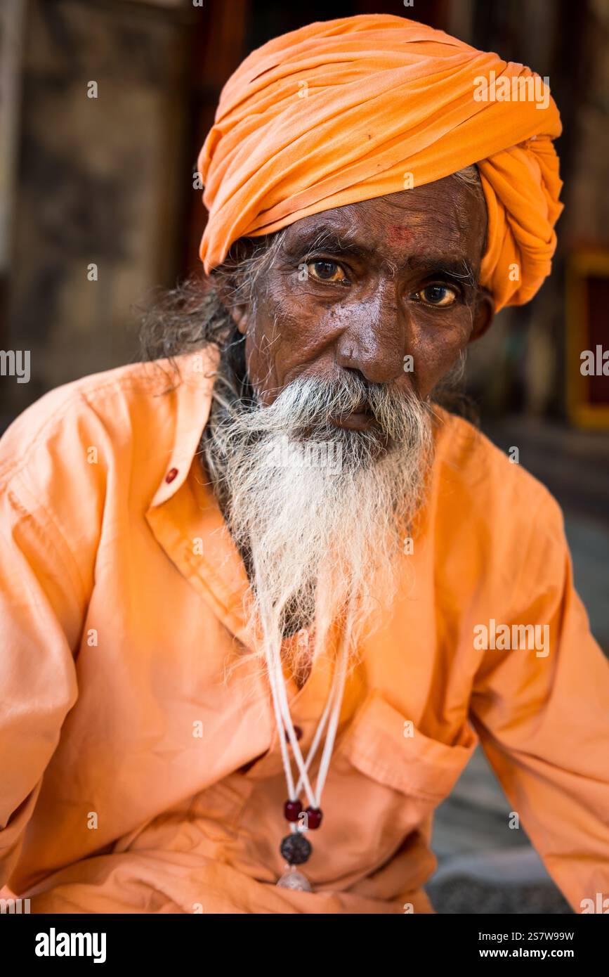 Ritratto di sadhu anziani, Ambaji, Gujarat, India Foto Stock