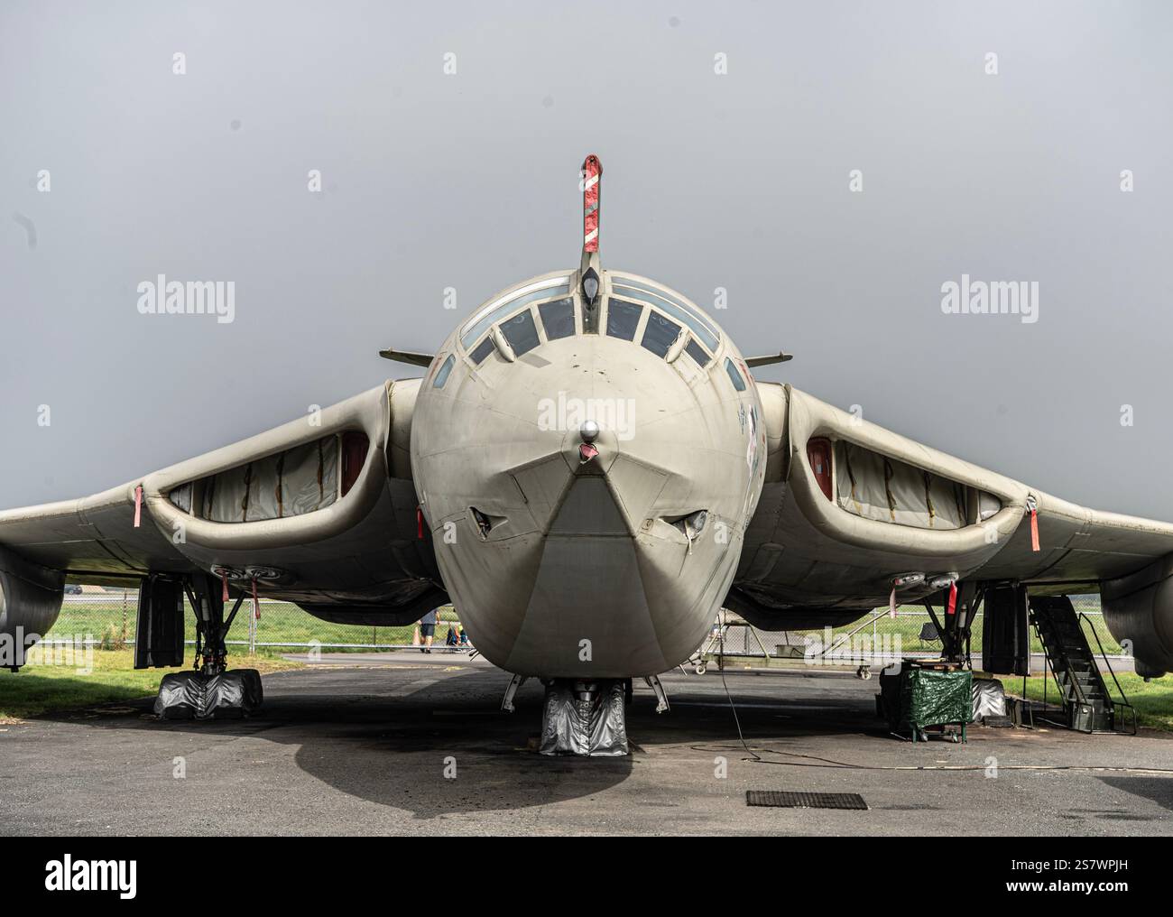 Primo piano di un bombardiere Handley Page Victor presso lo Yorkshire Aircraft Museum & Allied Air Forces Memorial, Elvington, Yorkshire Foto Stock