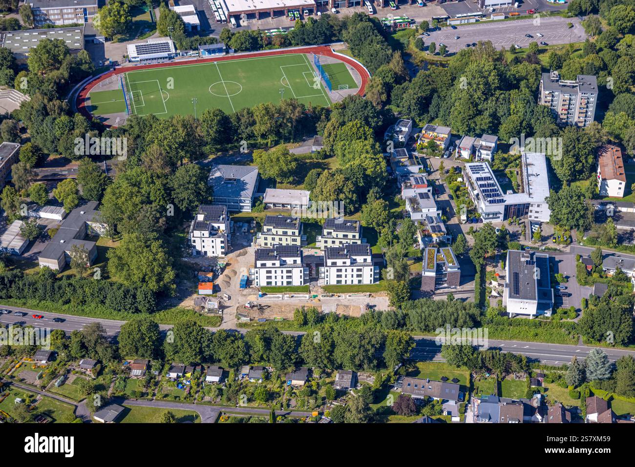 Vista aerea, nuova struttura residenziale di Ewige Teufe, stadio di calcio di Hombruchsfeld, Brünninghausen, Dortmund, regione della Ruhr, Renania settentrionale-Vestfalia, GE Foto Stock
