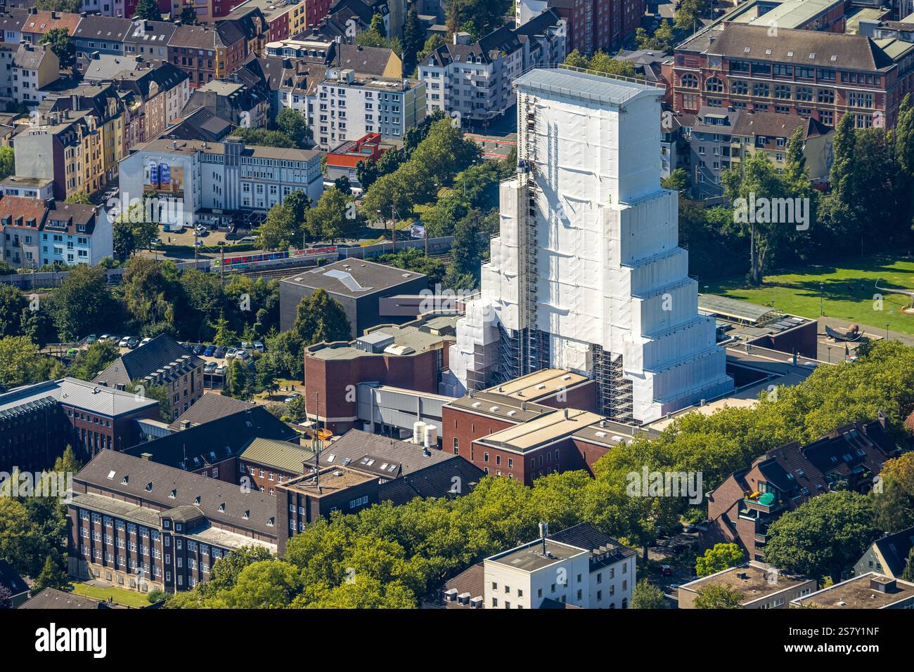 Vista aerea, Museo minerario tedesco Bochum, cantiere e ristrutturazione della torre tortuosa coperta di Europaplatz, punto di riferimento e vista, Grumme, Bo Foto Stock
