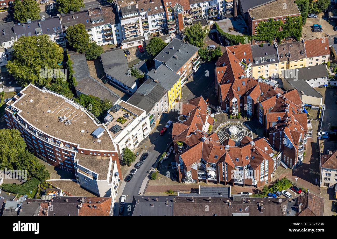 Vista aerea, Senioren-Wohnheim Brühl GmbH Haus Lauenstein, complesso residenziale circolare su Gerberstraße, Gleisdreieck, Bochum, regione della Ruhr, Renania settentrionale- Foto Stock