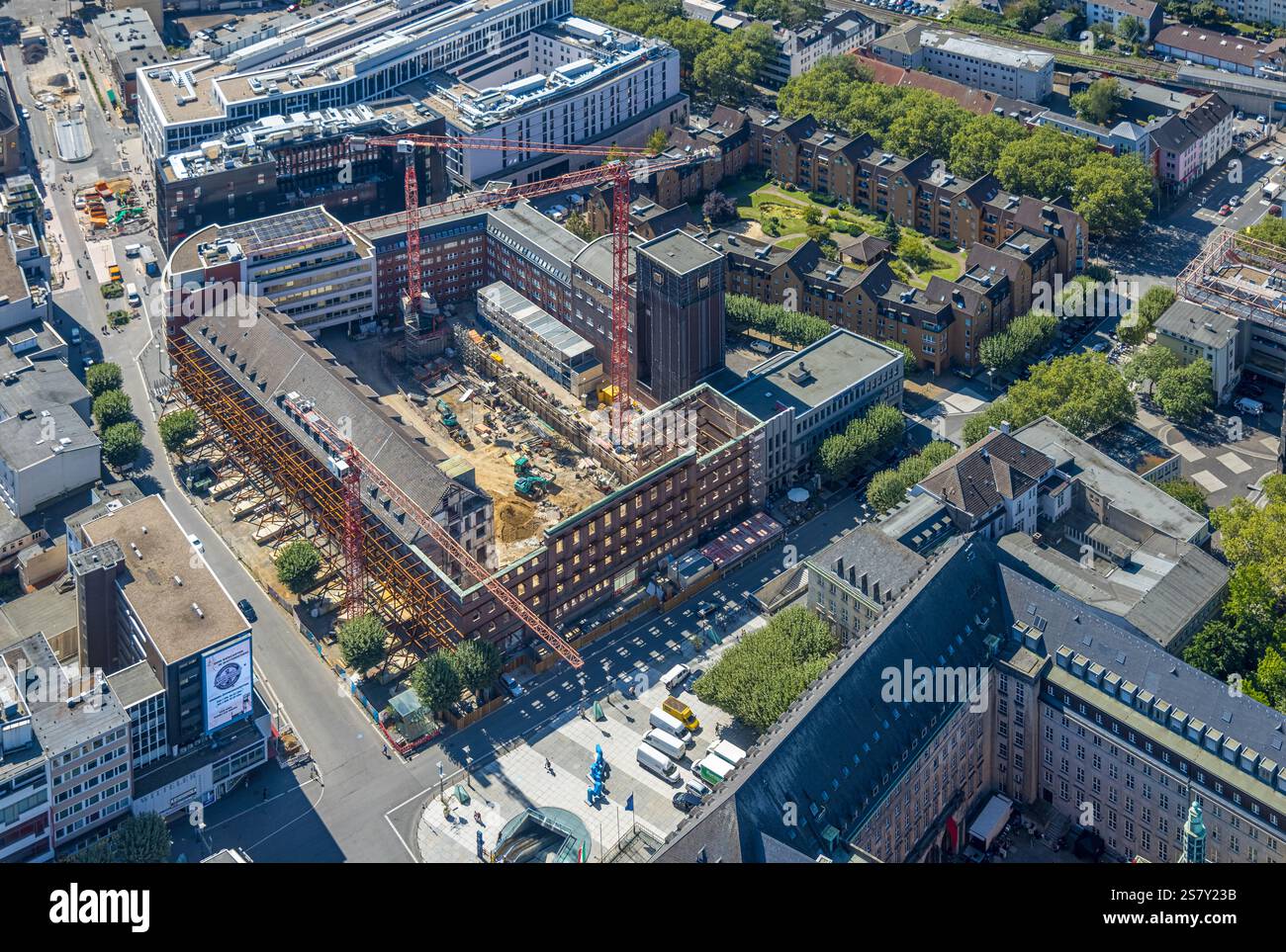Veduta aerea, città con cantiere Innehof Rathaus-Süd e muraglia autoportante, complesso residenziale Am Schlegelturm, Schlegelturm, Gleisdre Foto Stock