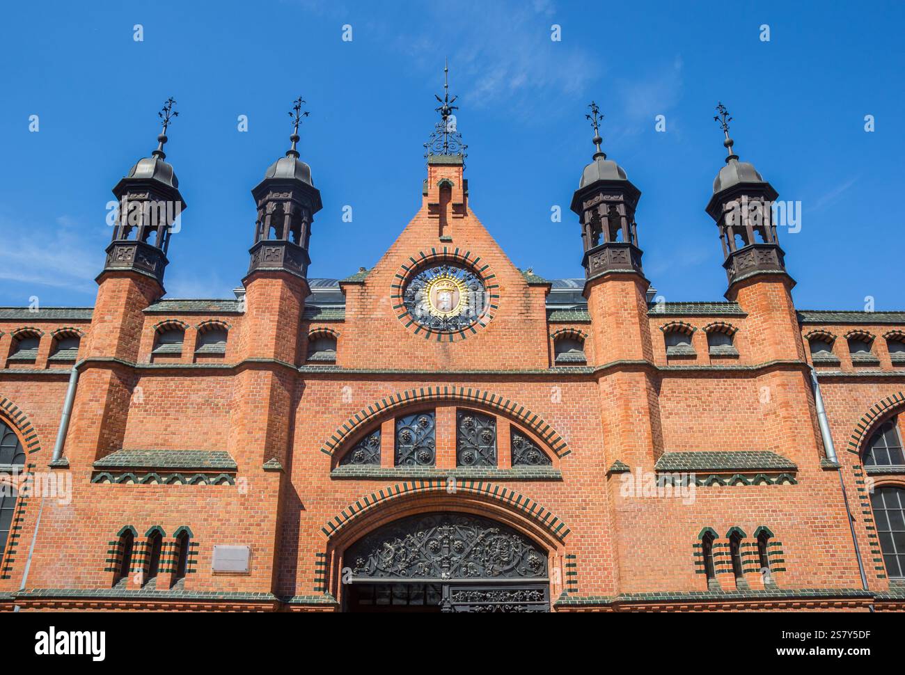 Facciata anteriore dello storico mercato di Danzica, Polonia Foto Stock