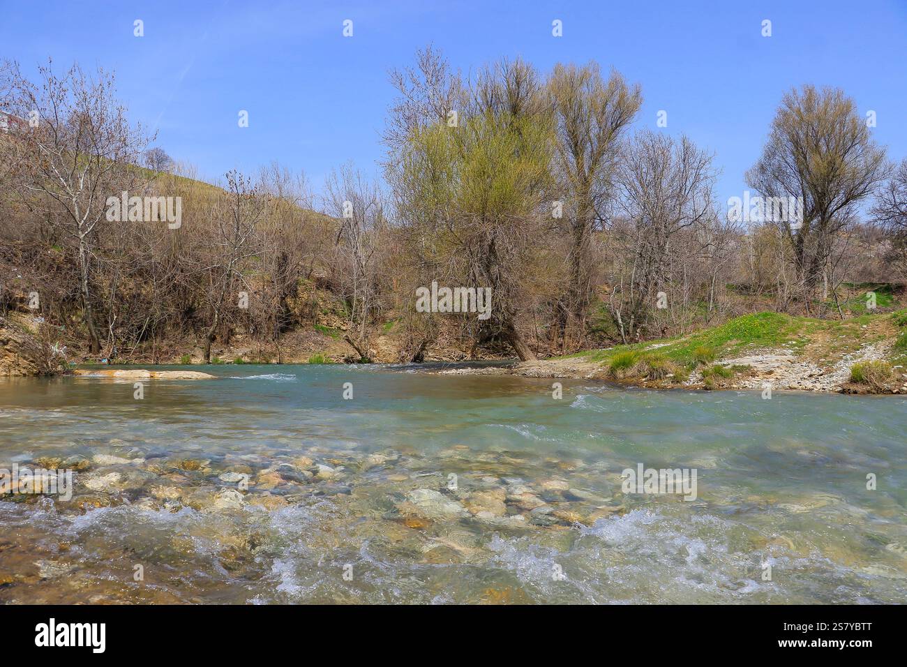 Sinek Stream nel distretto di Cermik di Diyarbakır è uno dei luoghi con il miglior corso di rafting in Turchia. Foto Stock
