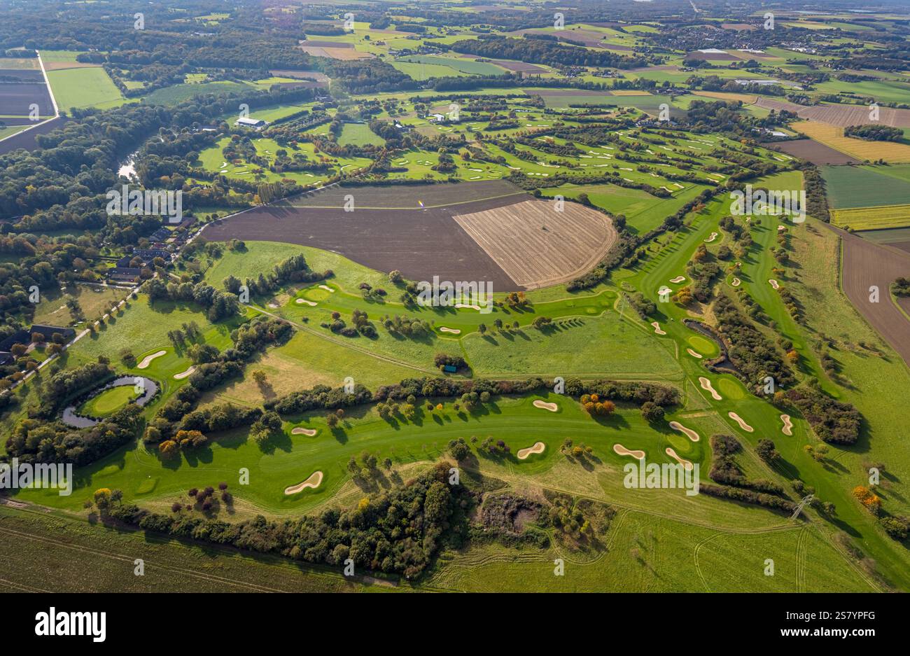 Vista aerea, campo da golf Golfclub Op de Niep, campo da golf, bunker e stagno di sabbia, Tönisberg, Kempen, regione della Ruhr, Renania settentrionale-Vestfalia, Germania Foto Stock