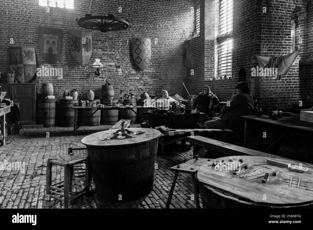 Dickensian Christmas in the Brew House at Kentwell Hall, Suffolk Inghilterra Regno Unito. Dicembre 2024 Foto Stock