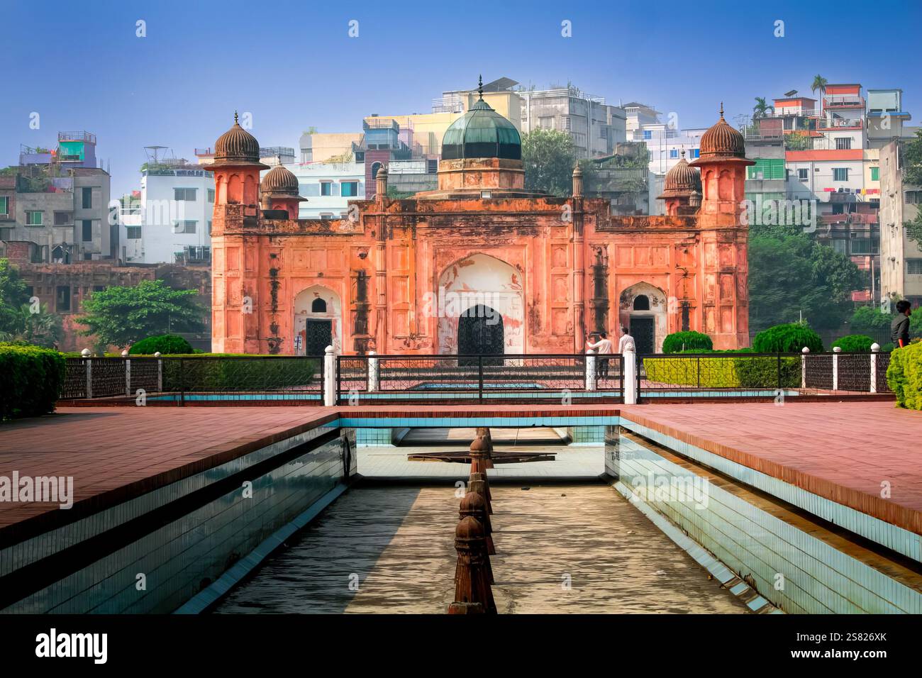 Tomba di Bibi pari all'interno Lalbagh Fort a Dacca in Bangladesh Foto Stock