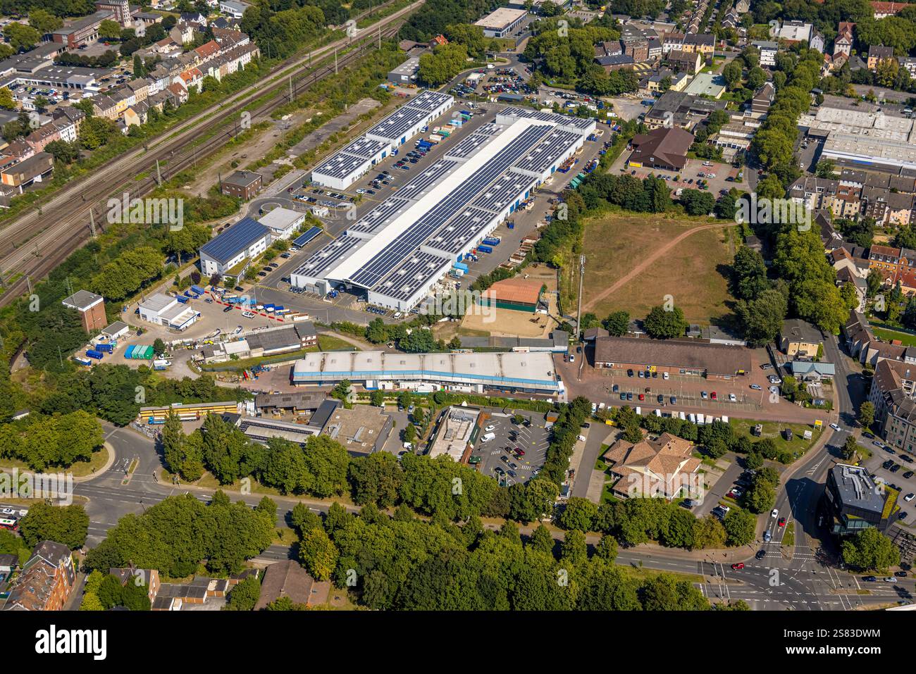 Vista aerea, sale di servizio container Gelsendienste con tetto solare, sito di marea, Ückendorf, Gelsenkirchen, zona della Ruhr, Renania settentrionale-Vestfalia, Germ Foto Stock