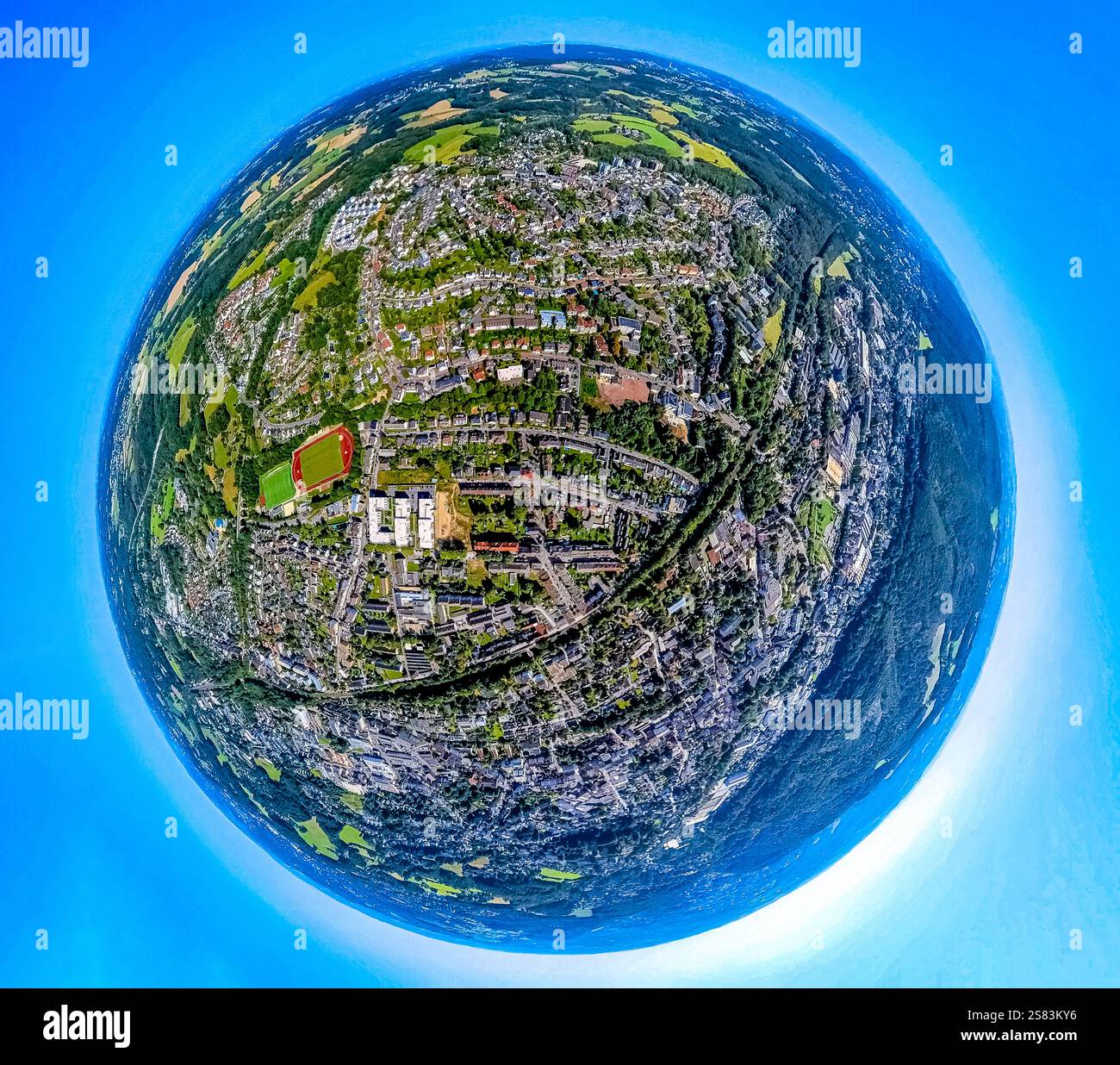 Vista aerea, centro città con Asbecker Straße, globo terrestre, immagine fisheye, immagine a 360 gradi, mondo minuscolo, piccolo pianeta, immagine fisheye, Klostermark, GE Foto Stock