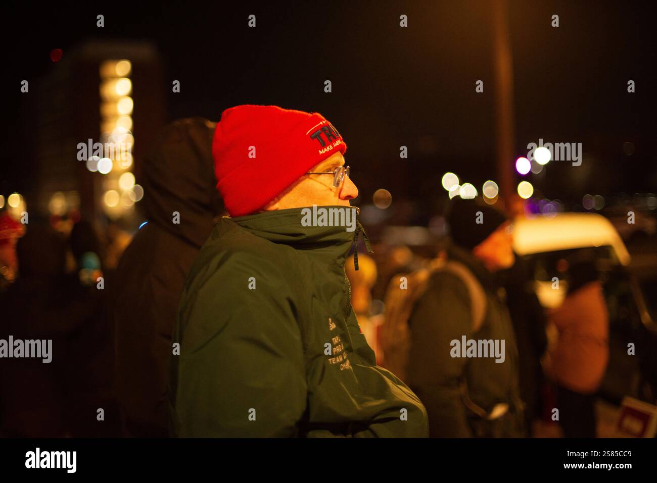 Washington DC, Stati Uniti. 20 gennaio 2025, i sostenitori di persone condannate per reati relativi all'attacco al Campidoglio degli Stati Uniti il 6 gennaio 2021, aspettano fuori da una prigione DC per coloro che sono stati perdonati dal presidente Trump. Crediti: Diego Montoya/Alamy Live News Foto Stock