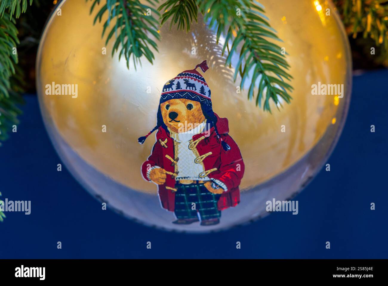 Christmas Bauble, Londra, Inghilterra, Regno Unito Foto Stock