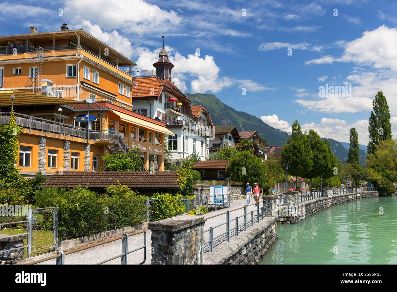 Pensioni lungo il Lago di Brienz, Brienz, Oberland Bernese, Svizzera Foto Stock