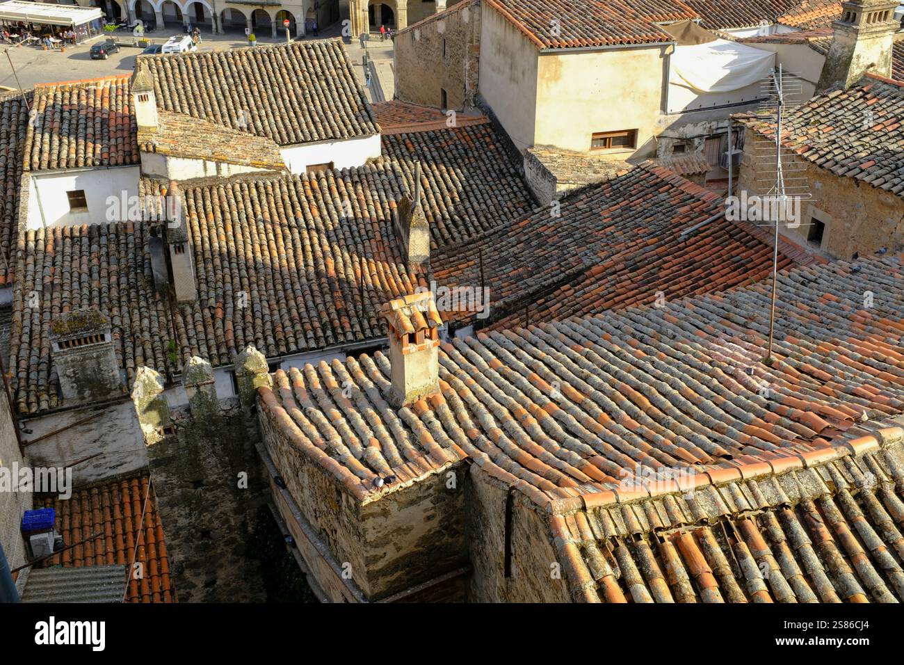 Tetti tradizionali con doppi pannelli romani, Trujillo, Estremadura, Spagna Foto Stock